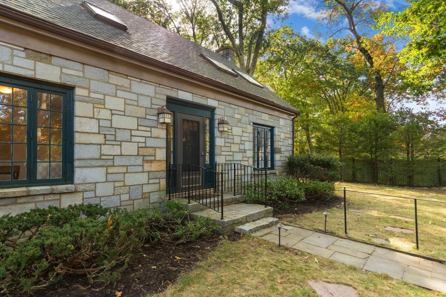 Single Family Residence at 119 Cross Ln, Beverly MA 01915, photo 36 of 37