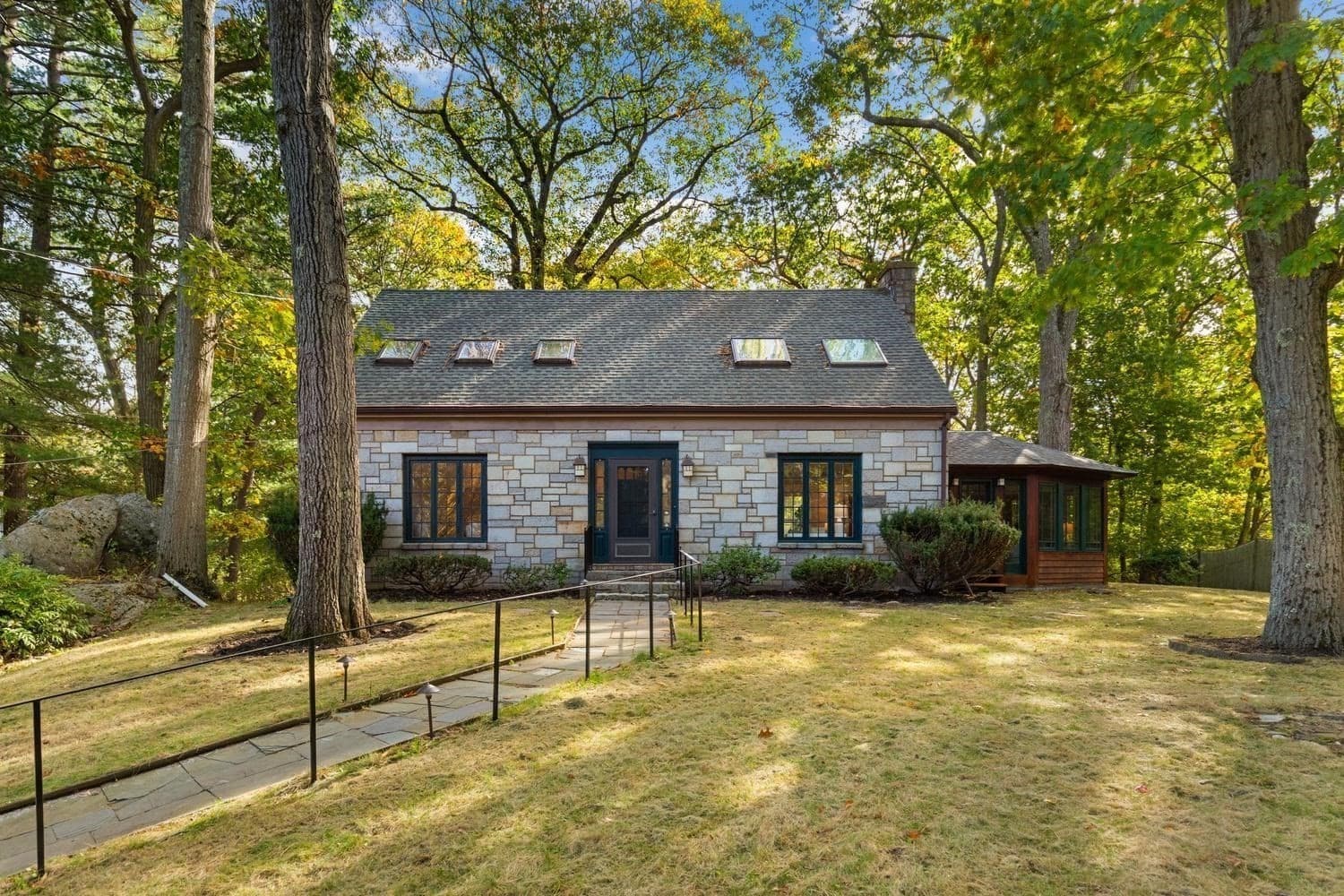 119 Cross Ln, Beverly MA 01915