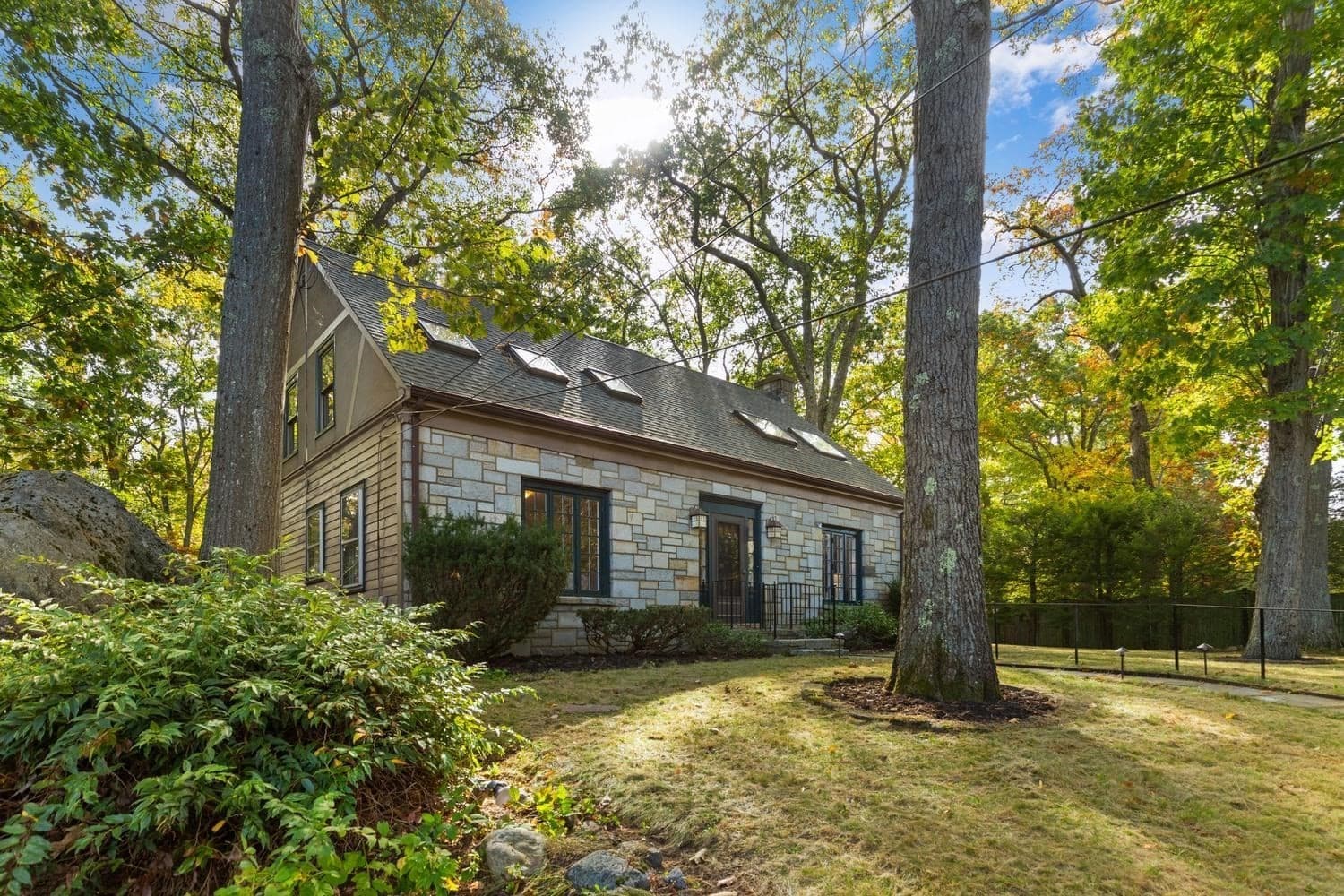Single Family Residence at 119 Cross Ln, Beverly MA 01915, photo 37 of 37