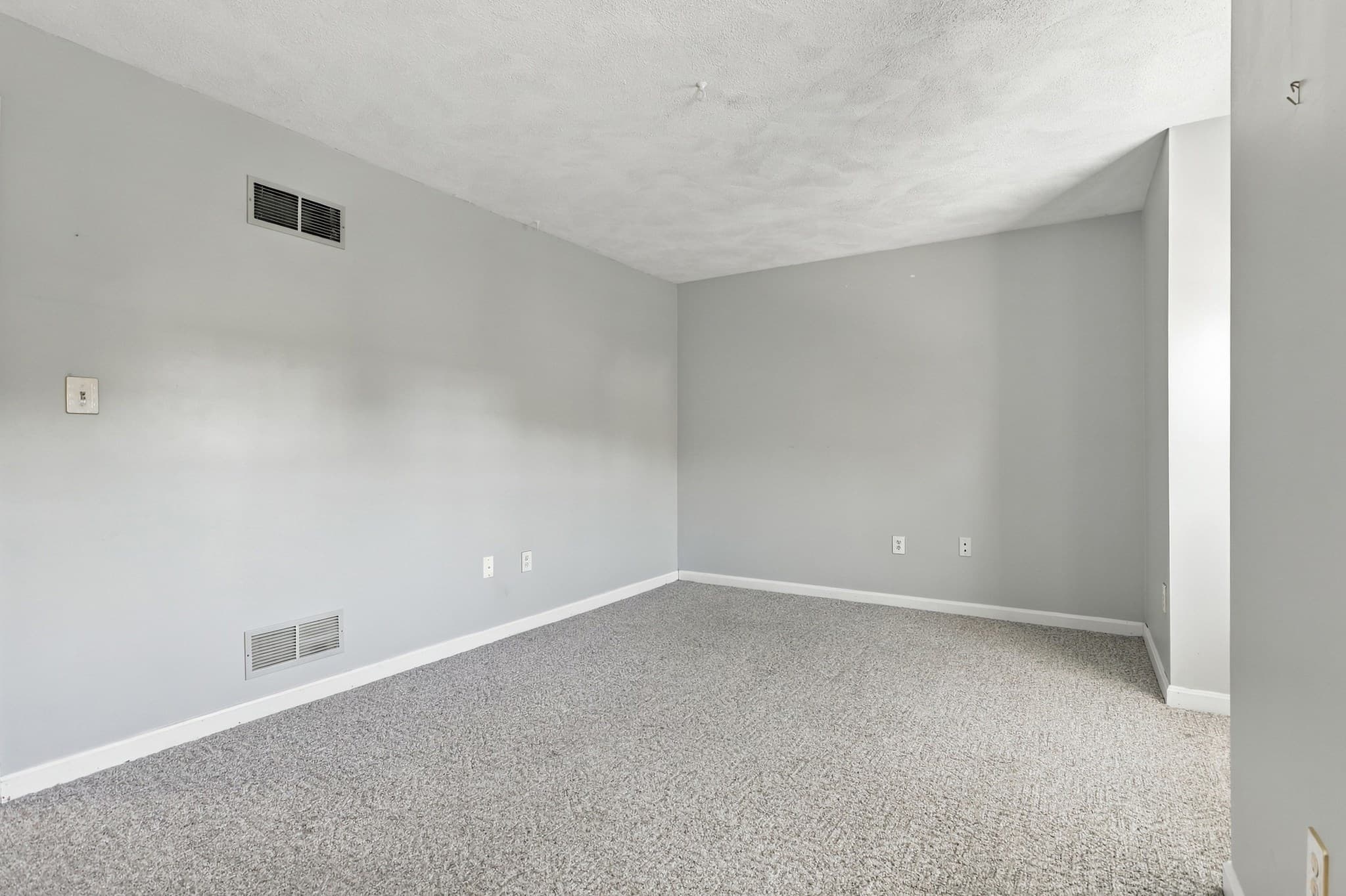 Condominium at 32 Frederick St # 6, Dracut MA 01826, photo 27 of 33