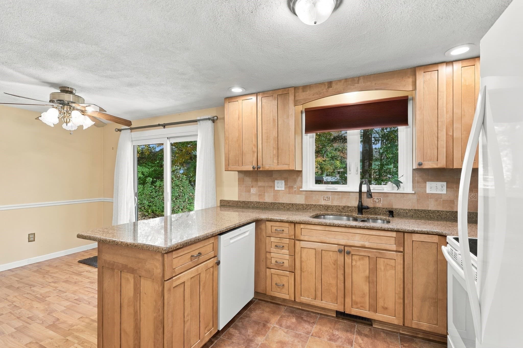 Condominium at 32 Frederick St # 6, Dracut MA 01826, photo 9 of 33