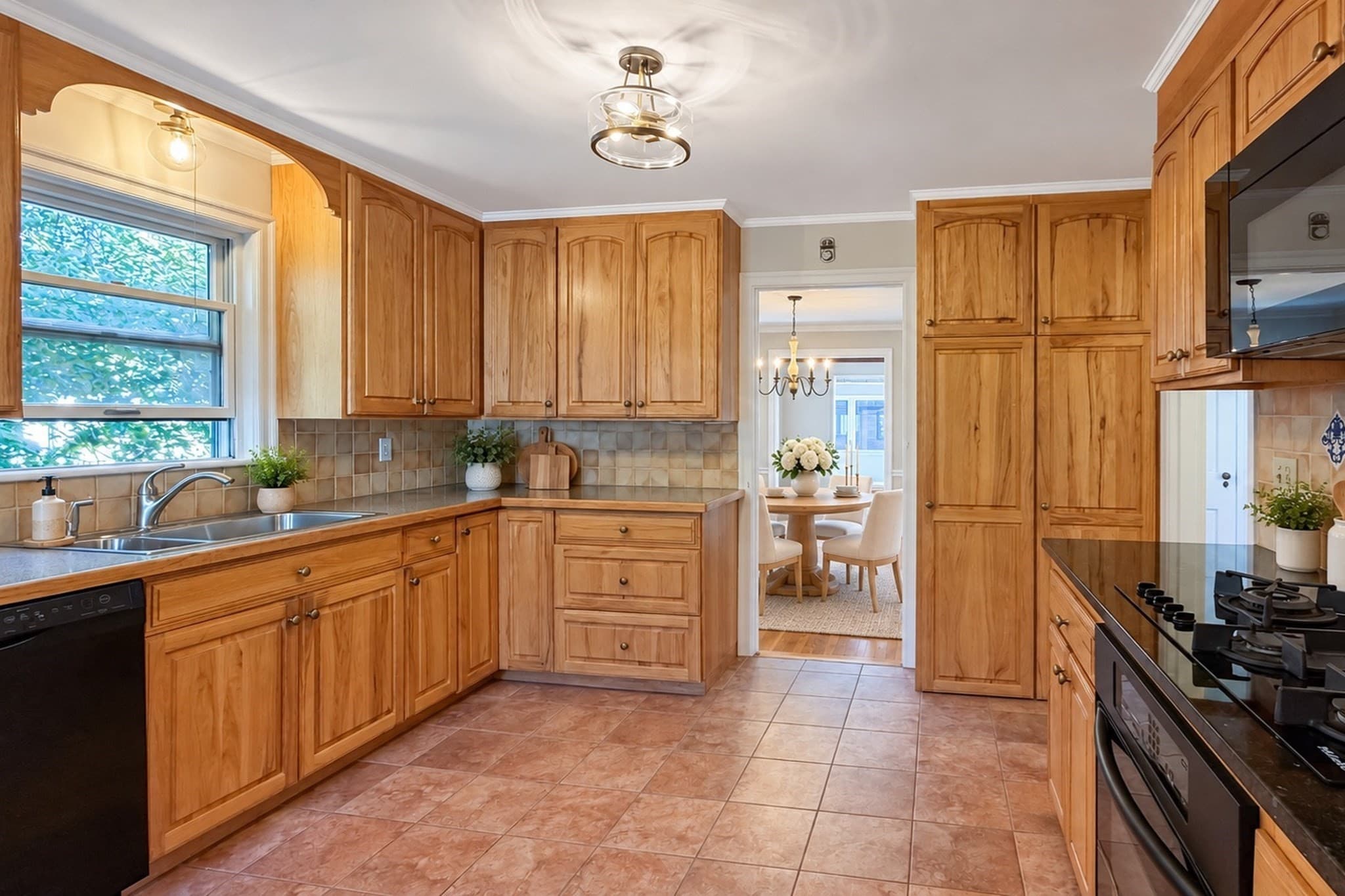 Single Family Residence at 54 Temple St, Arlington MA 02476, photo 7 of 34