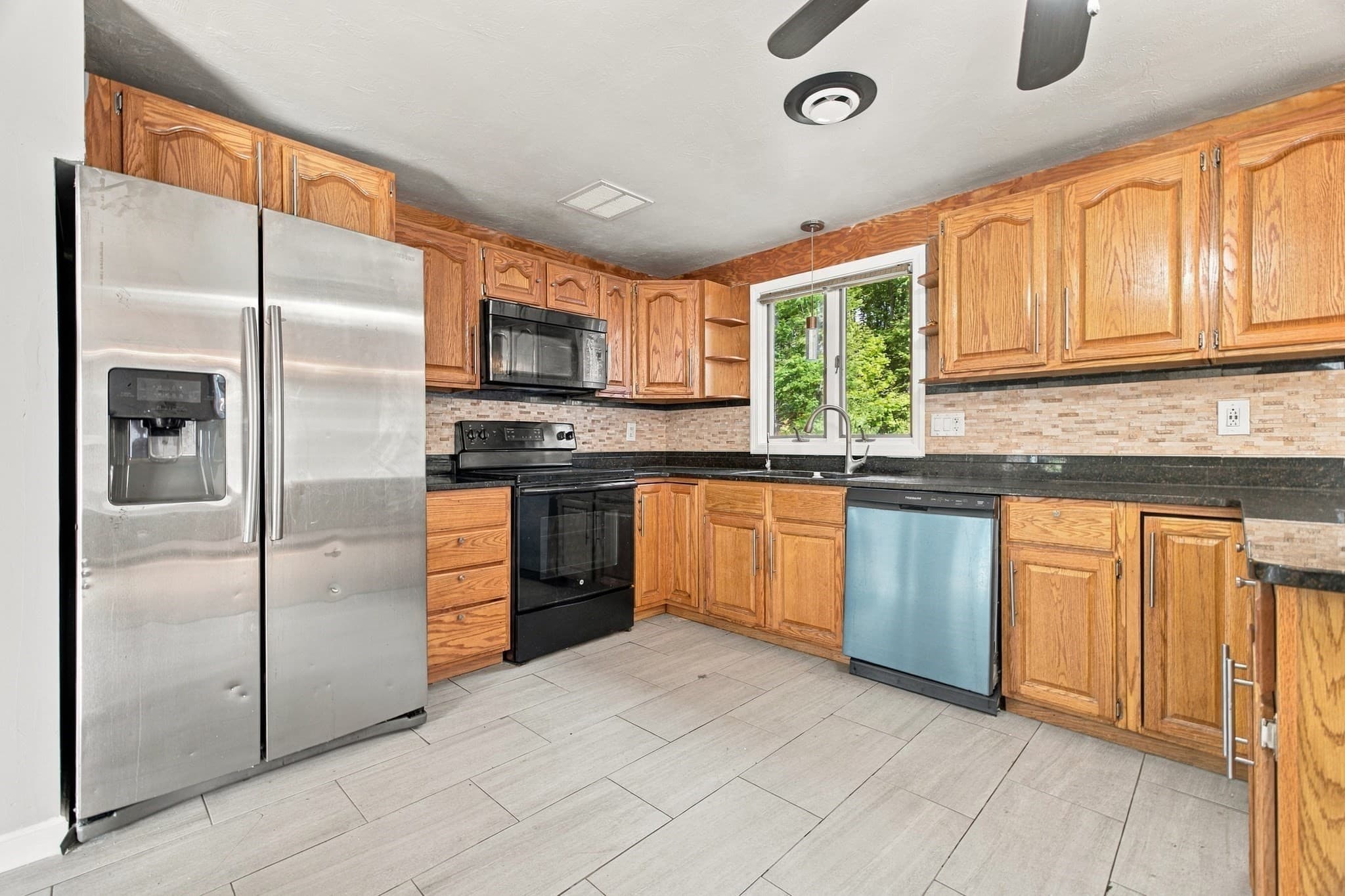 Single Family Residence at 612 North Street, Weymouth MA 02189, photo 14 of 41
