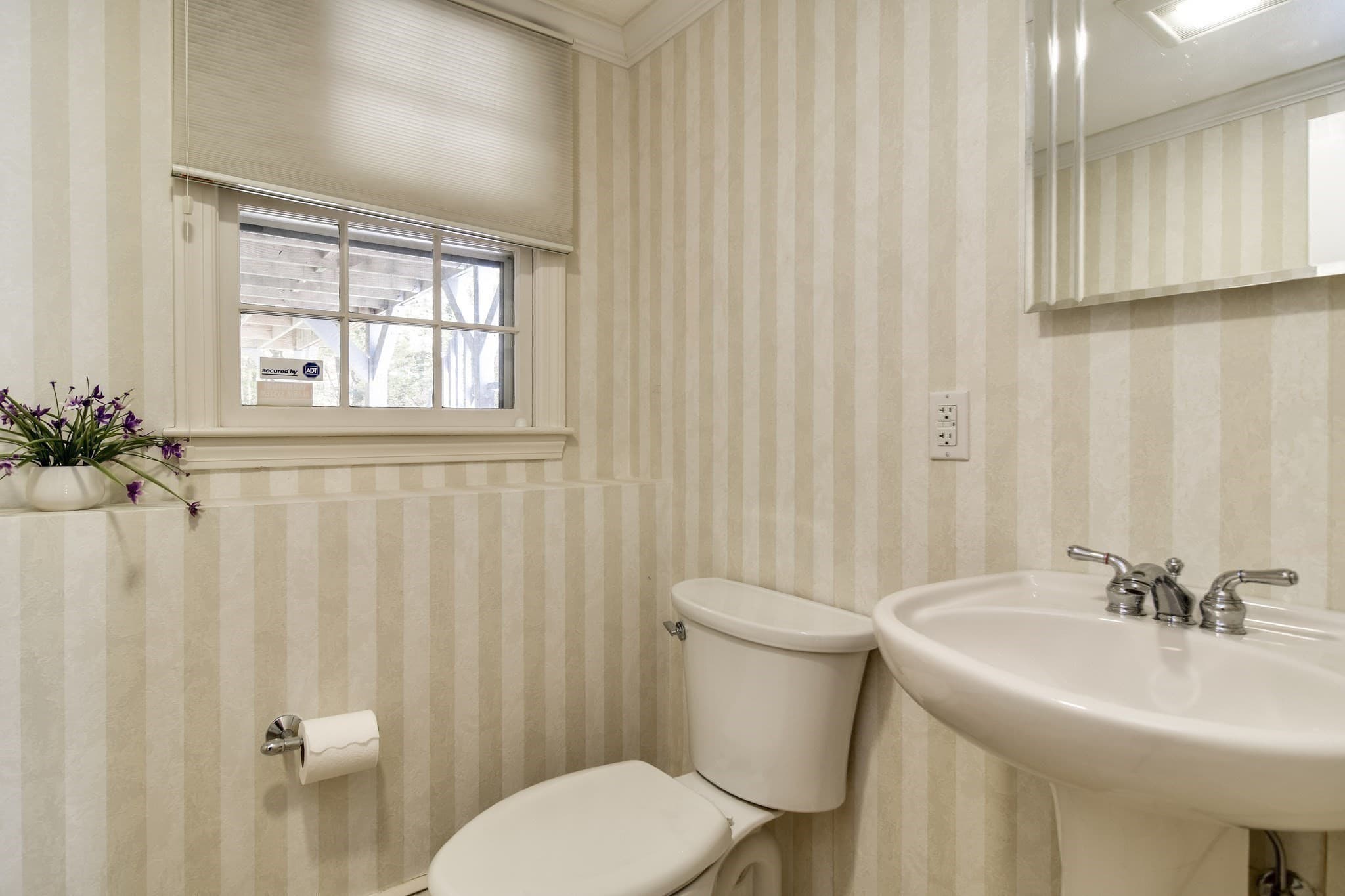 Single Family Residence at 35 Blackberry Lane, Framingham MA 01701, photo 36 of 41