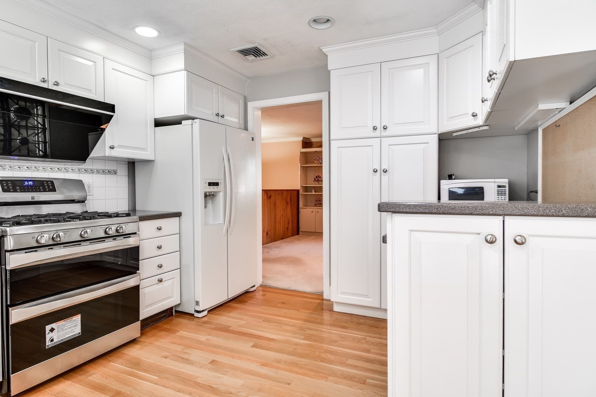 Single Family Residence at 35 Blackberry Lane, Framingham MA 01701, photo 14 of 41