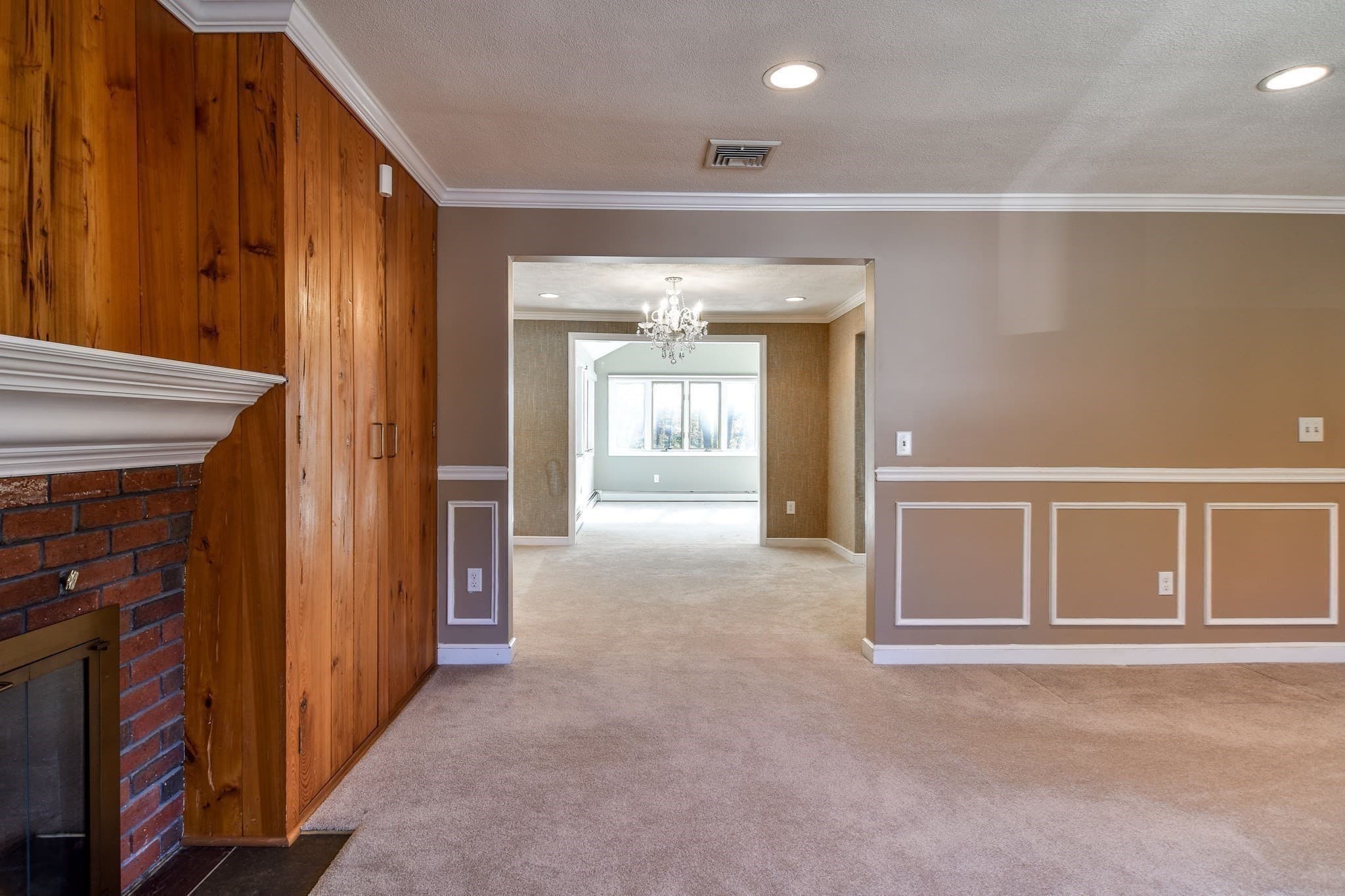 Single Family Residence at 35 Blackberry Lane, Framingham MA 01701, photo 8 of 41