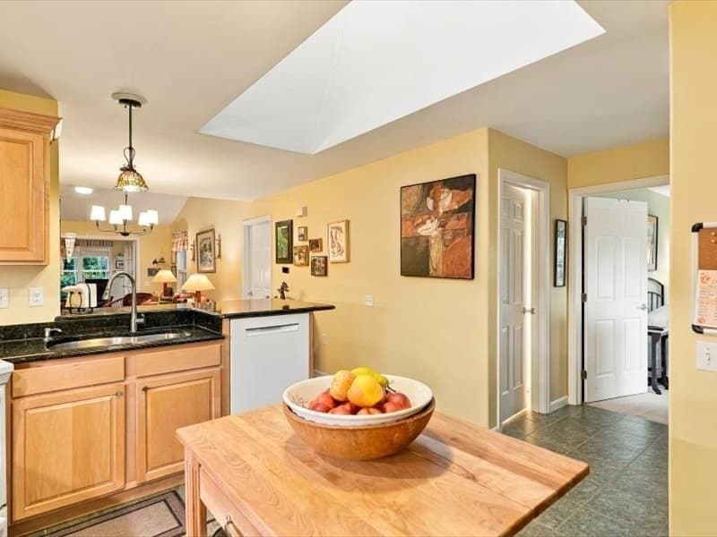 Condominium at 81 Country Squire Rd # 81, Uxbridge MA 01569, photo 7 of 35