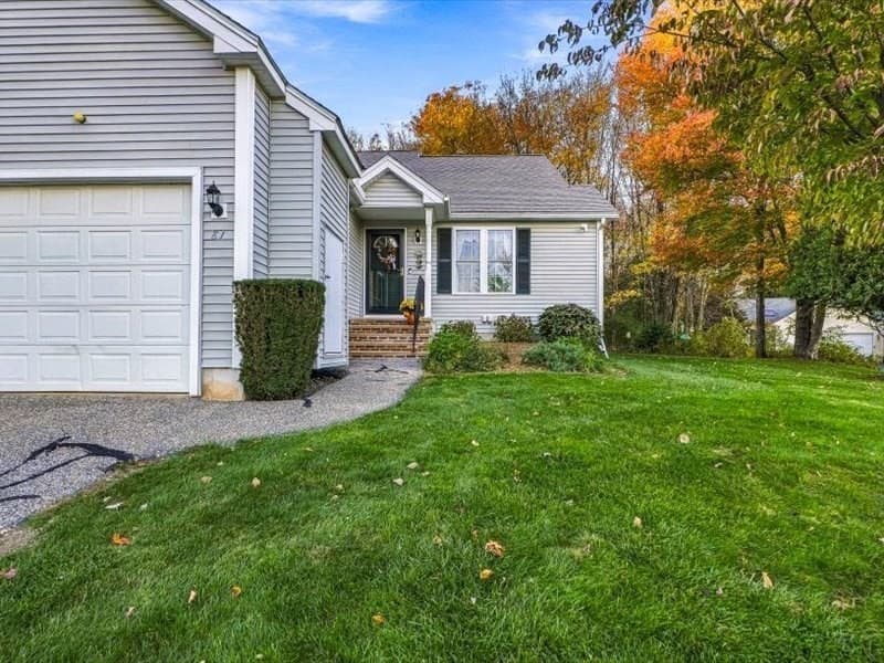 81 Country Squire Rd # 81, Uxbridge MA 01569