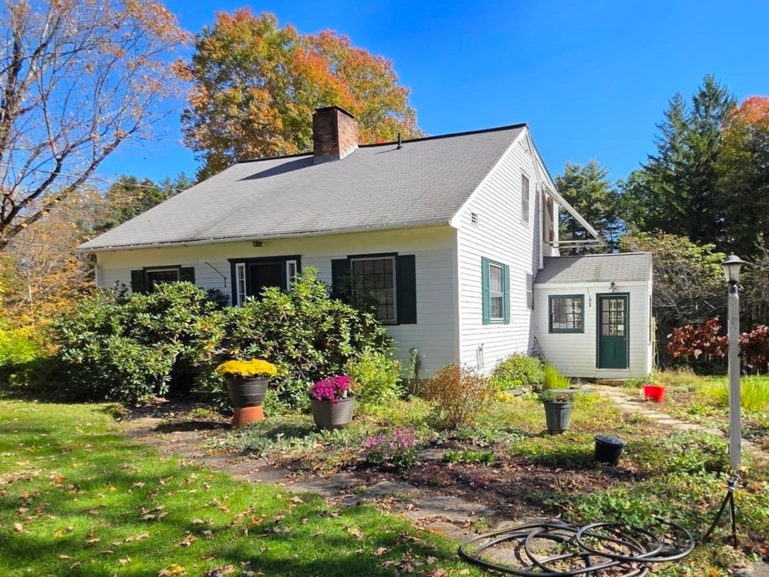 25 Montague Rd, Leverett MA 01054