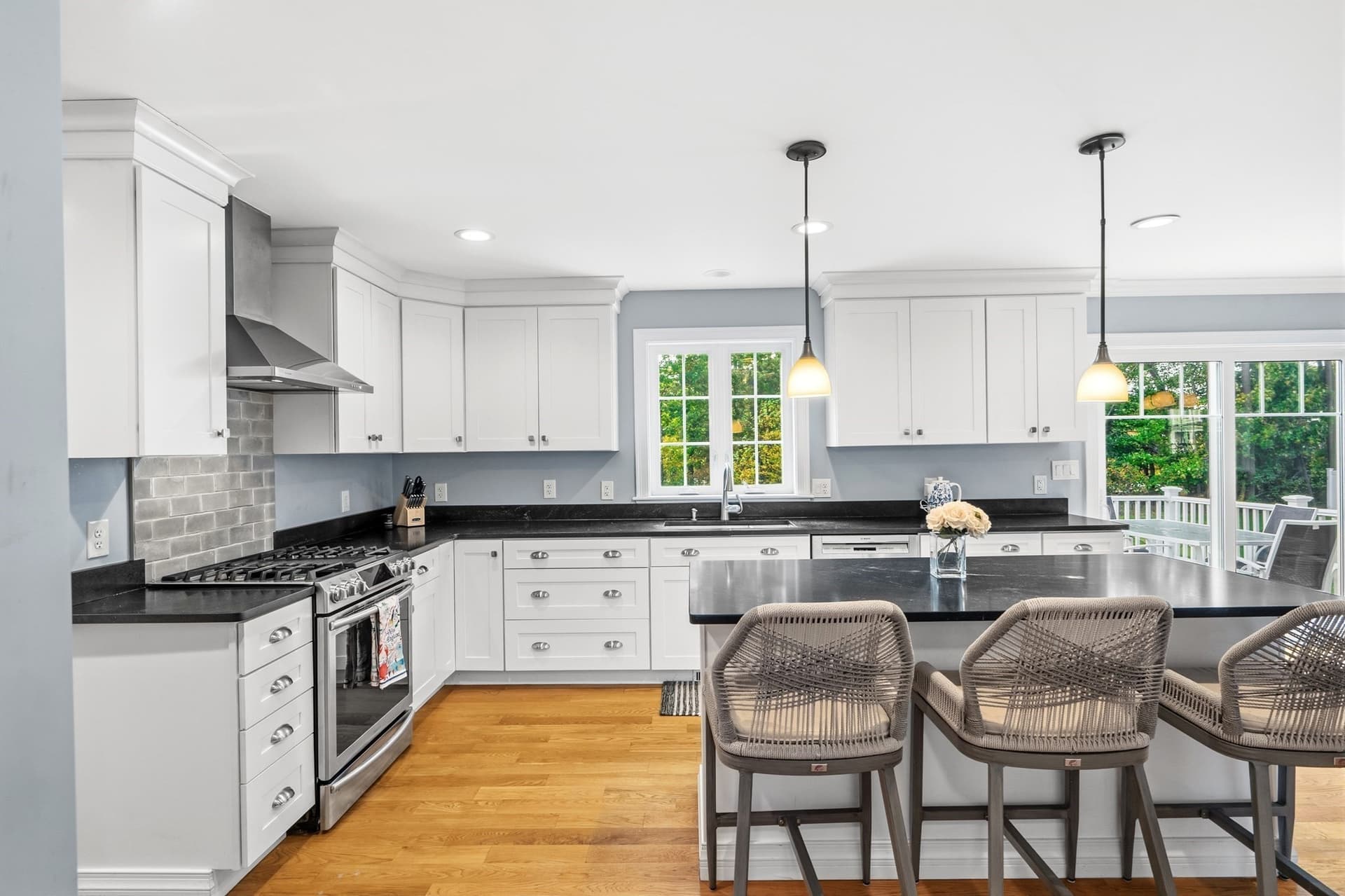 Single Family Residence at 10 Wood Hollow, Hanover MA 02339, photo 5 of 34
