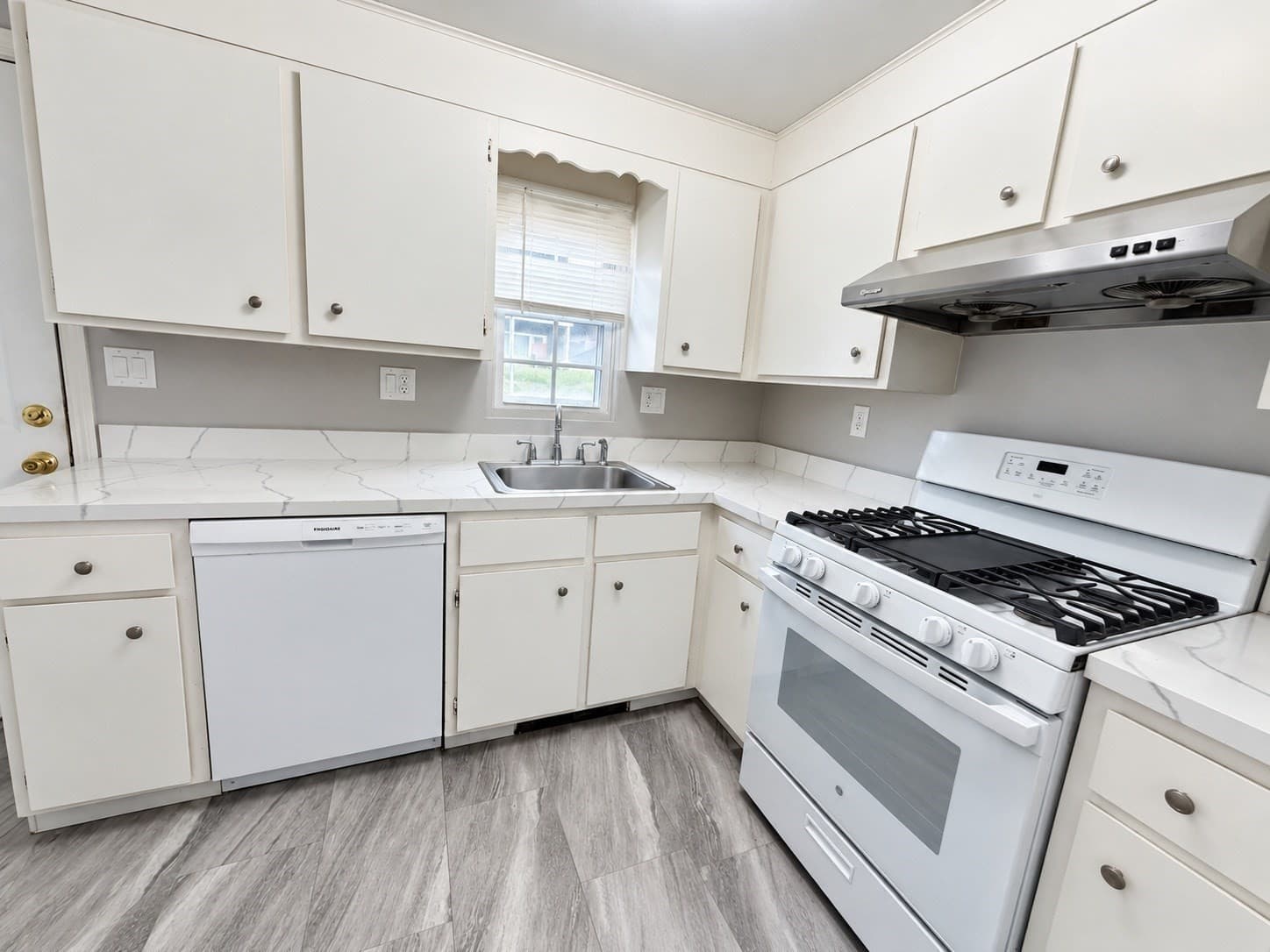 Condominium at 1271 Pawtucket Blvd # 11, Lowell MA 01854, photo 8 of 17