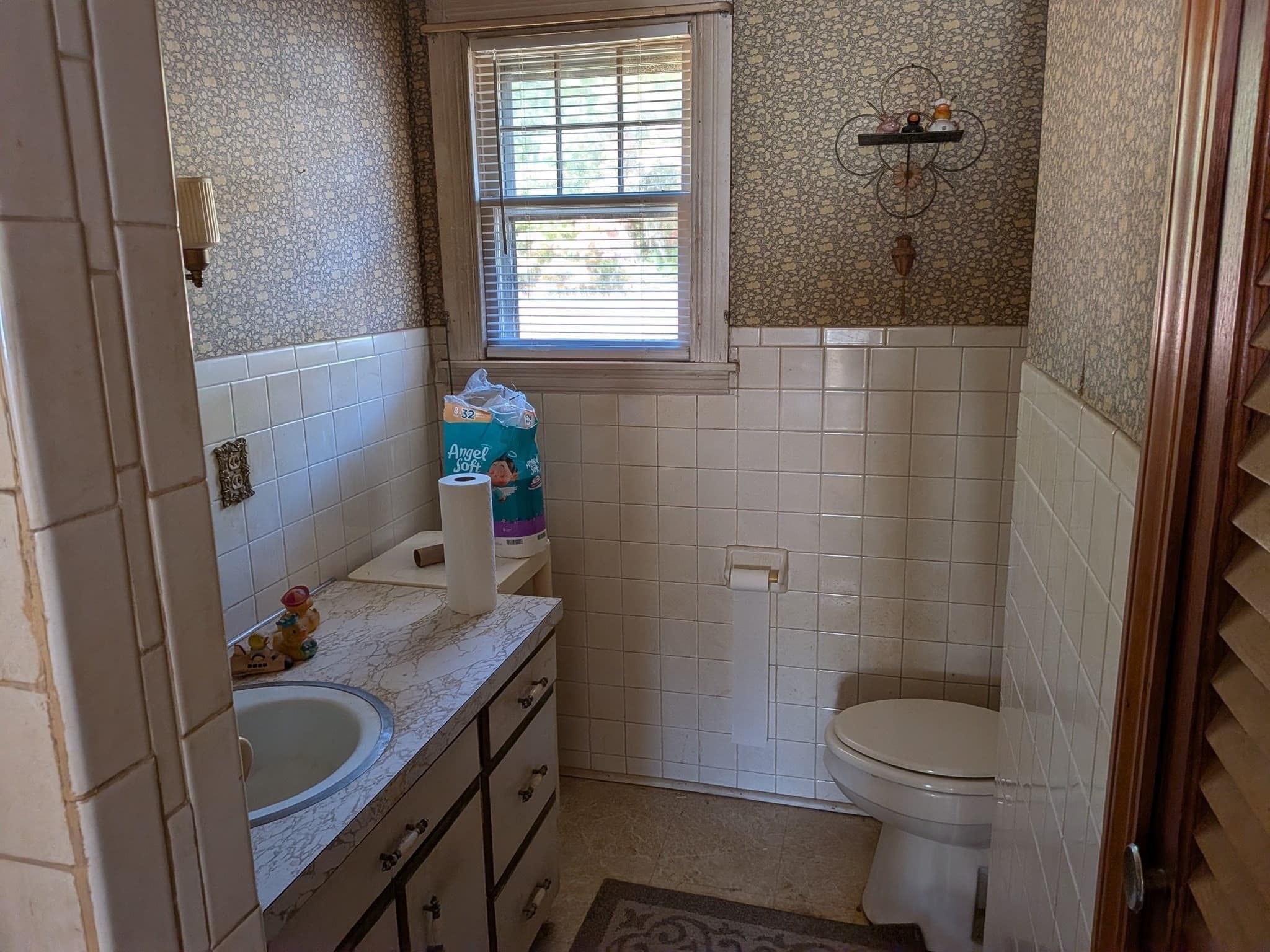 Single Family Residence at 702 Belchertown Rd, Ware MA 01082, photo 17 of 34