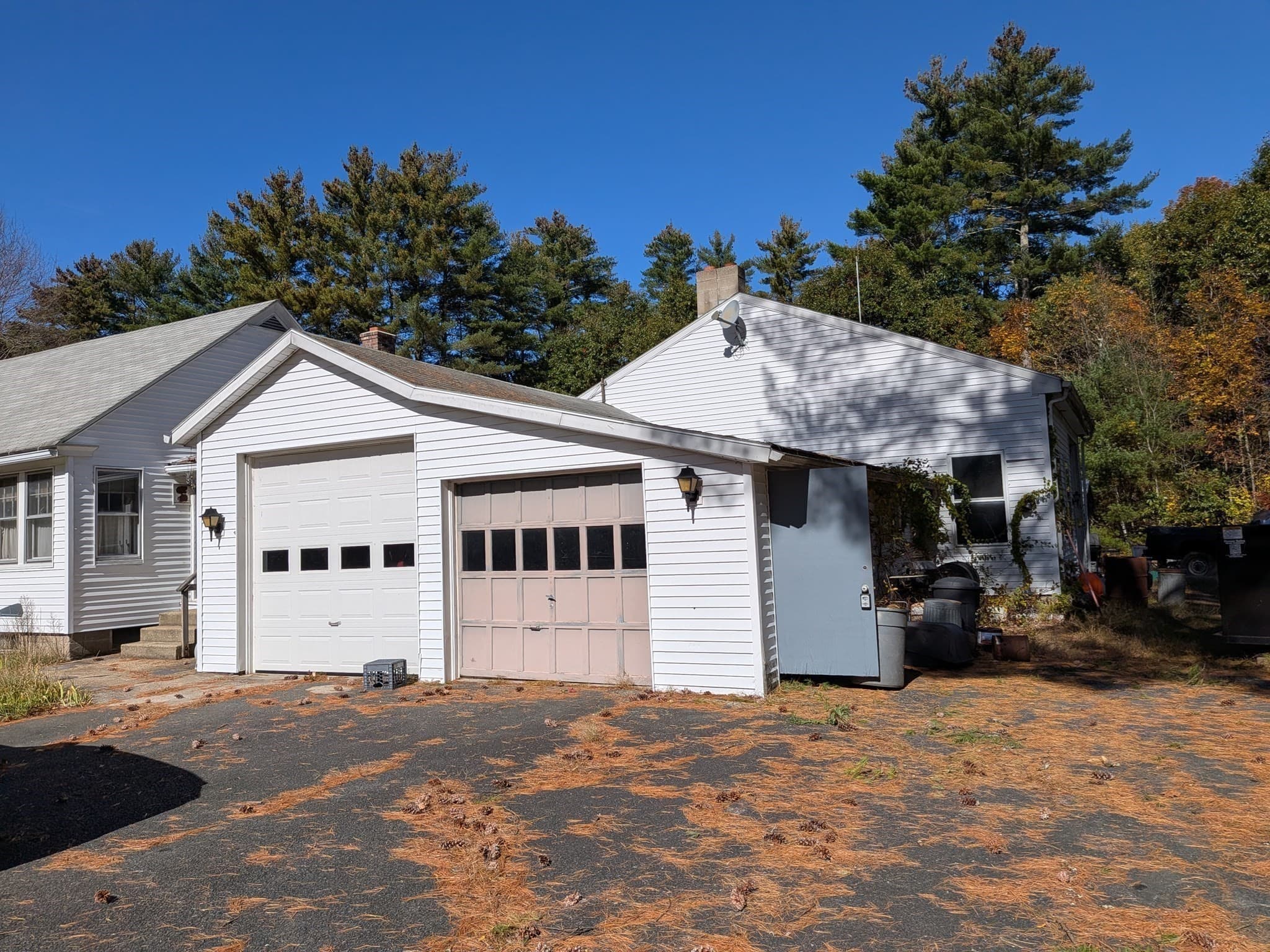 Single Family Residence at 702 Belchertown Rd, Ware MA 01082, photo 3 of 34
