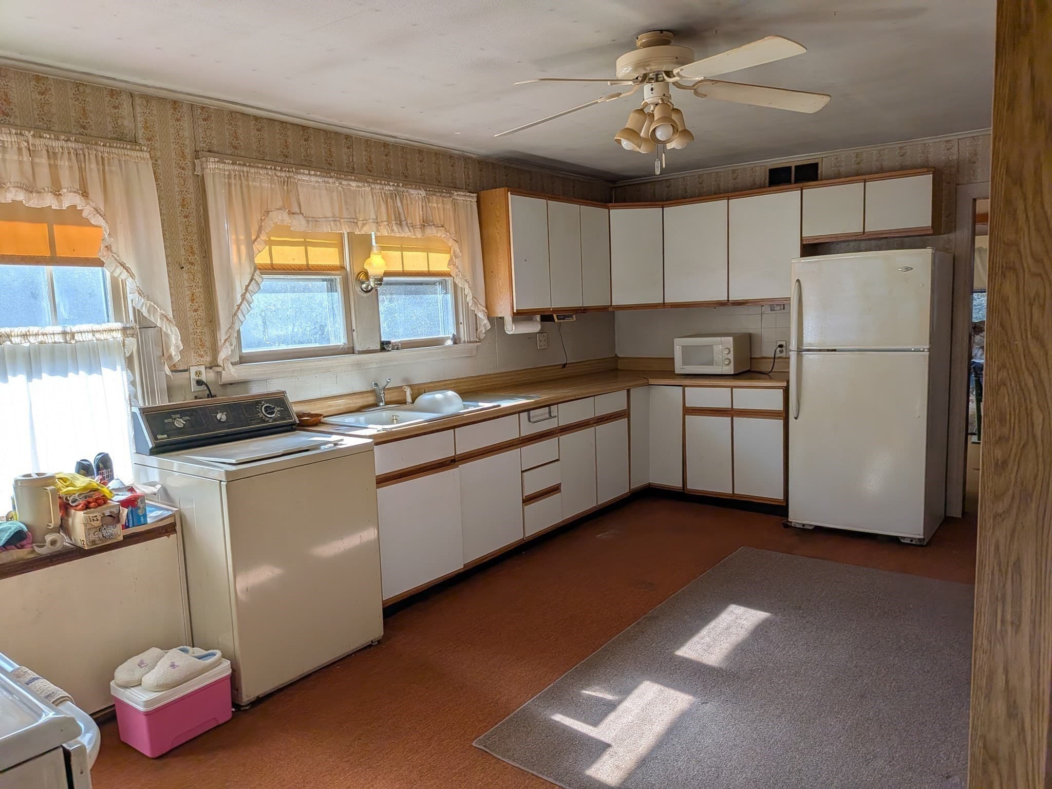 Single Family Residence at 702 Belchertown Rd, Ware MA 01082, photo 8 of 34