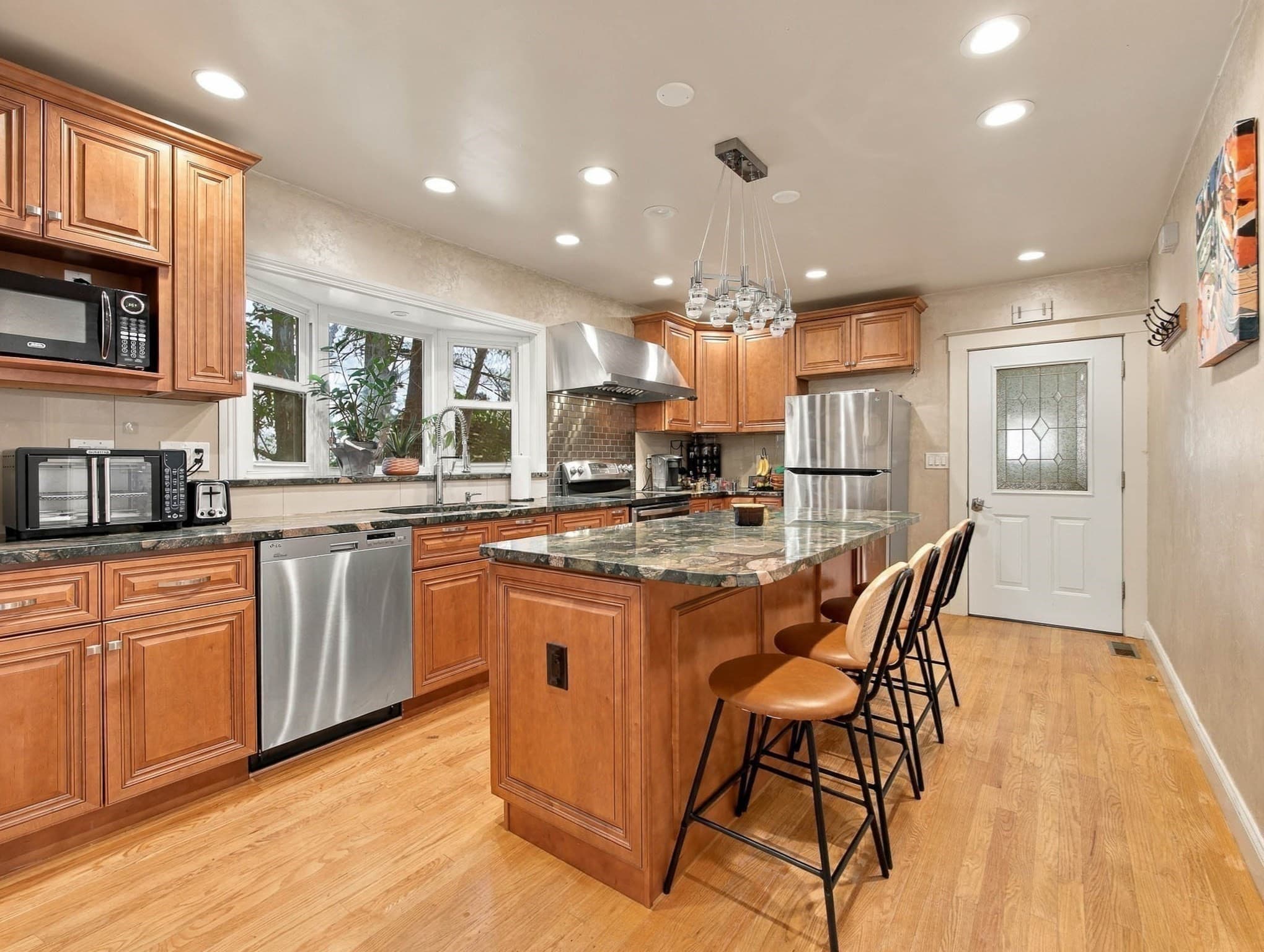 Multi Family at 16-18 Meridian Parkway, Malden MA 02148, photo 17 of 41