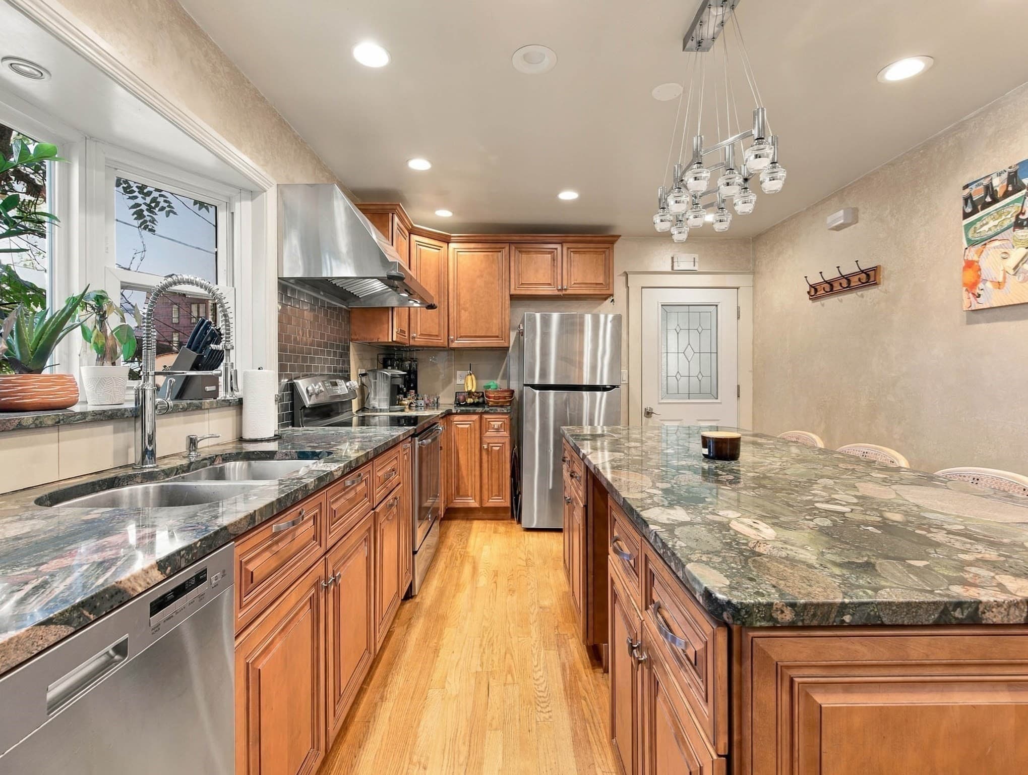Multi Family at 16-18 Meridian Parkway, Malden MA 02148, photo 16 of 41