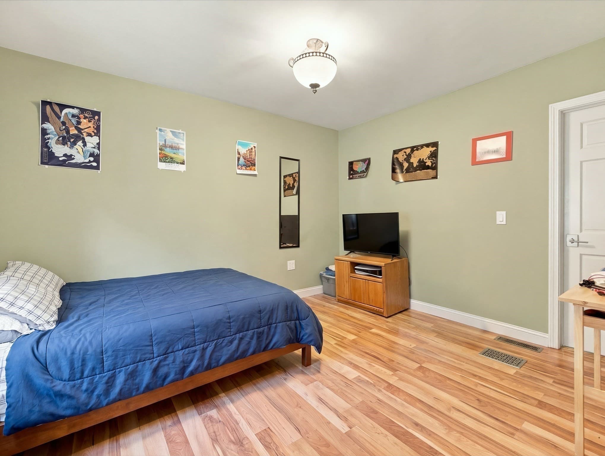 Multi Family at 16-18 Meridian Parkway, Malden MA 02148, photo 21 of 41