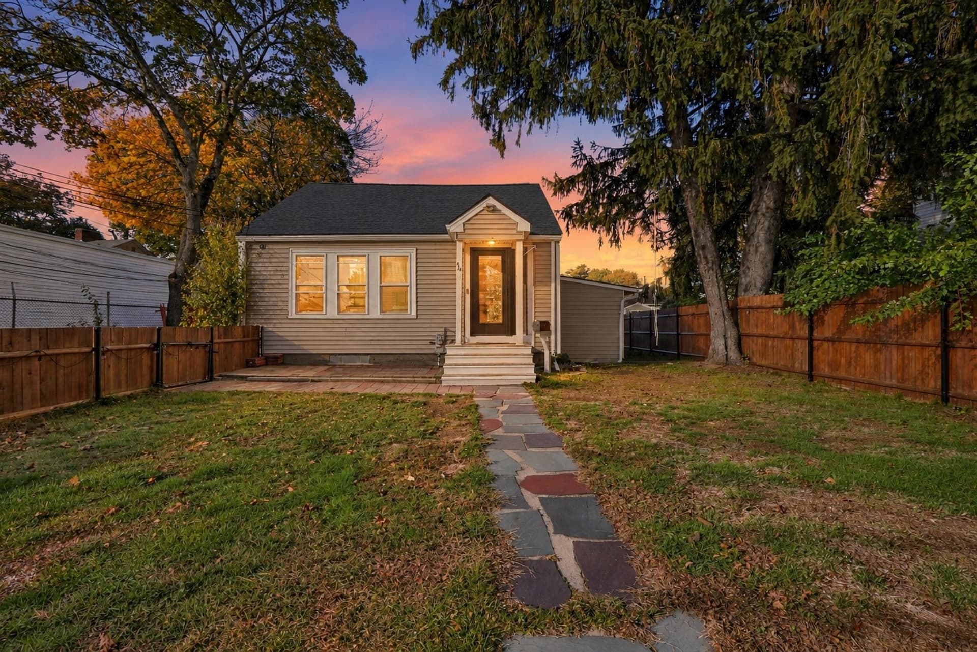 14 Harrison St, Framingham MA 01702