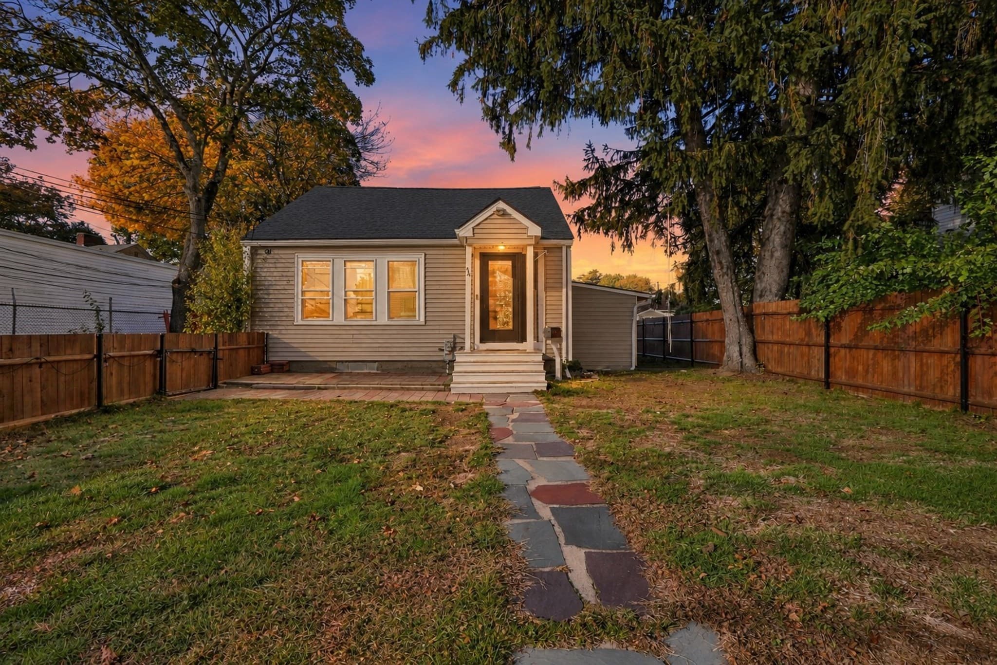 14 Harrison St, Framingham MA 01702