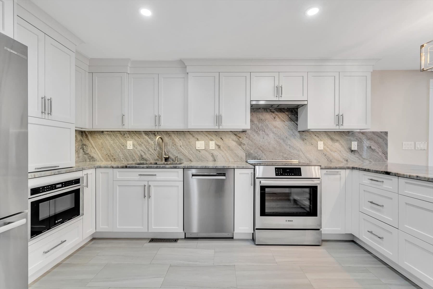 Single Family Residence at 157 Saddler Lane, Barnstable MA 02668, photo 10 of 42