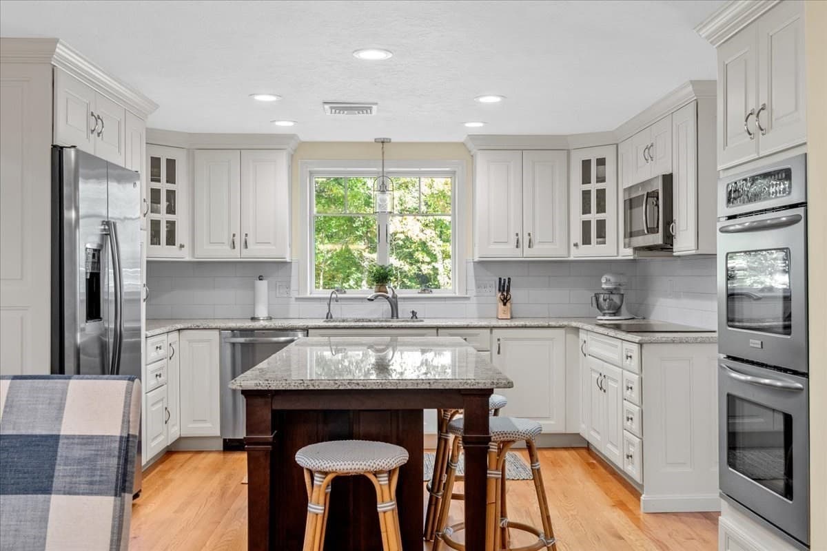 Single Family Residence at 35 Myers Farm Rd, Hingham MA 02043, photo 2 of 22