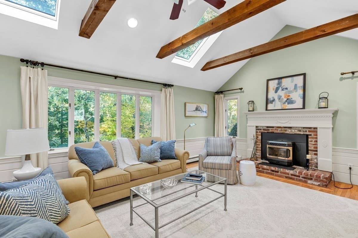 Single Family Residence at 35 Myers Farm Rd, Hingham MA 02043, photo 9 of 22