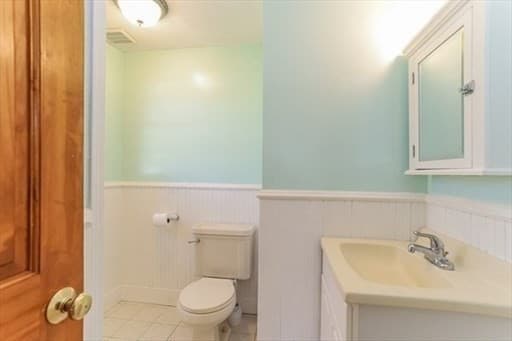 Single Family Residence at 2 Parsons Ln, Manchester MA 01944, photo 17 of 18