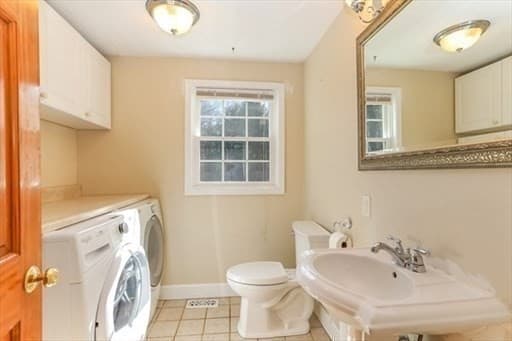 Single Family Residence at 2 Parsons Ln, Manchester MA 01944, photo 16 of 18