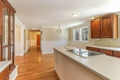Single Family Residence at 2 Parsons Ln, Manchester MA 01944, photo 7 of 18