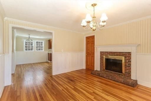 Single Family Residence at 2 Parsons Ln, Manchester MA 01944, photo 8 of 18
