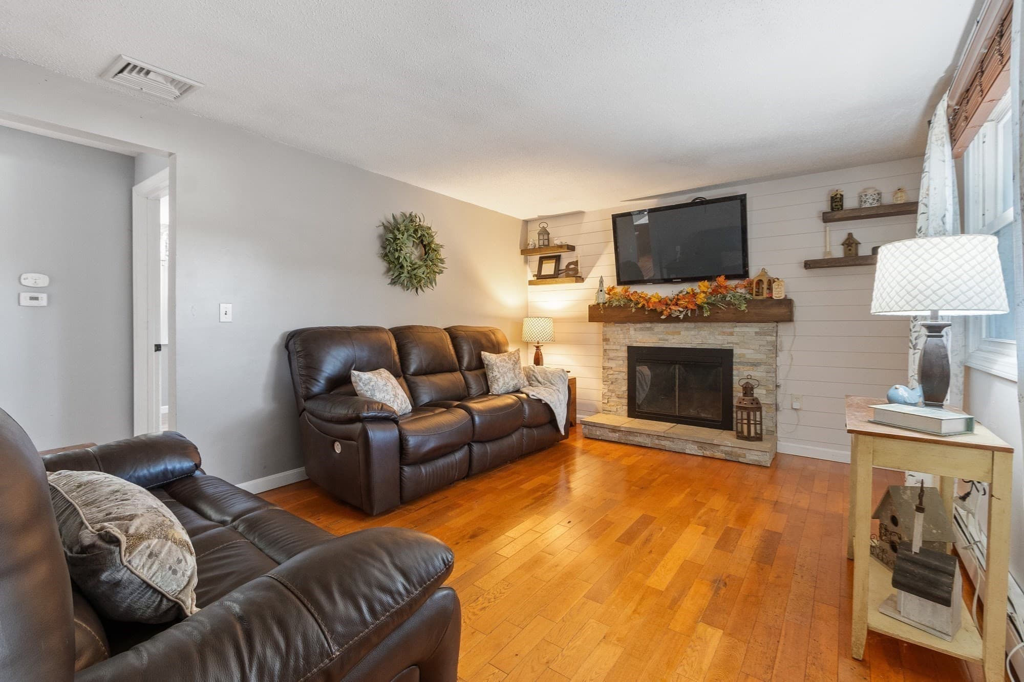 Single Family Residence at 128 Birchcroft Rd, Leominster MA 01453, photo 19 of 37