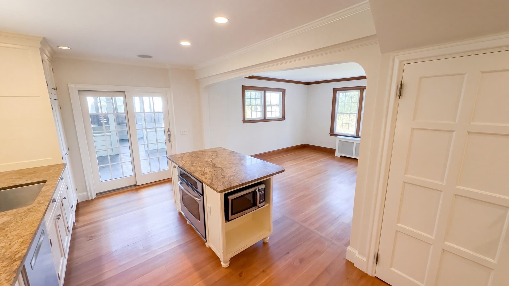 Single Family Residence at 37 Otsego Rd, Worcester MA 01609, photo 7 of 40
