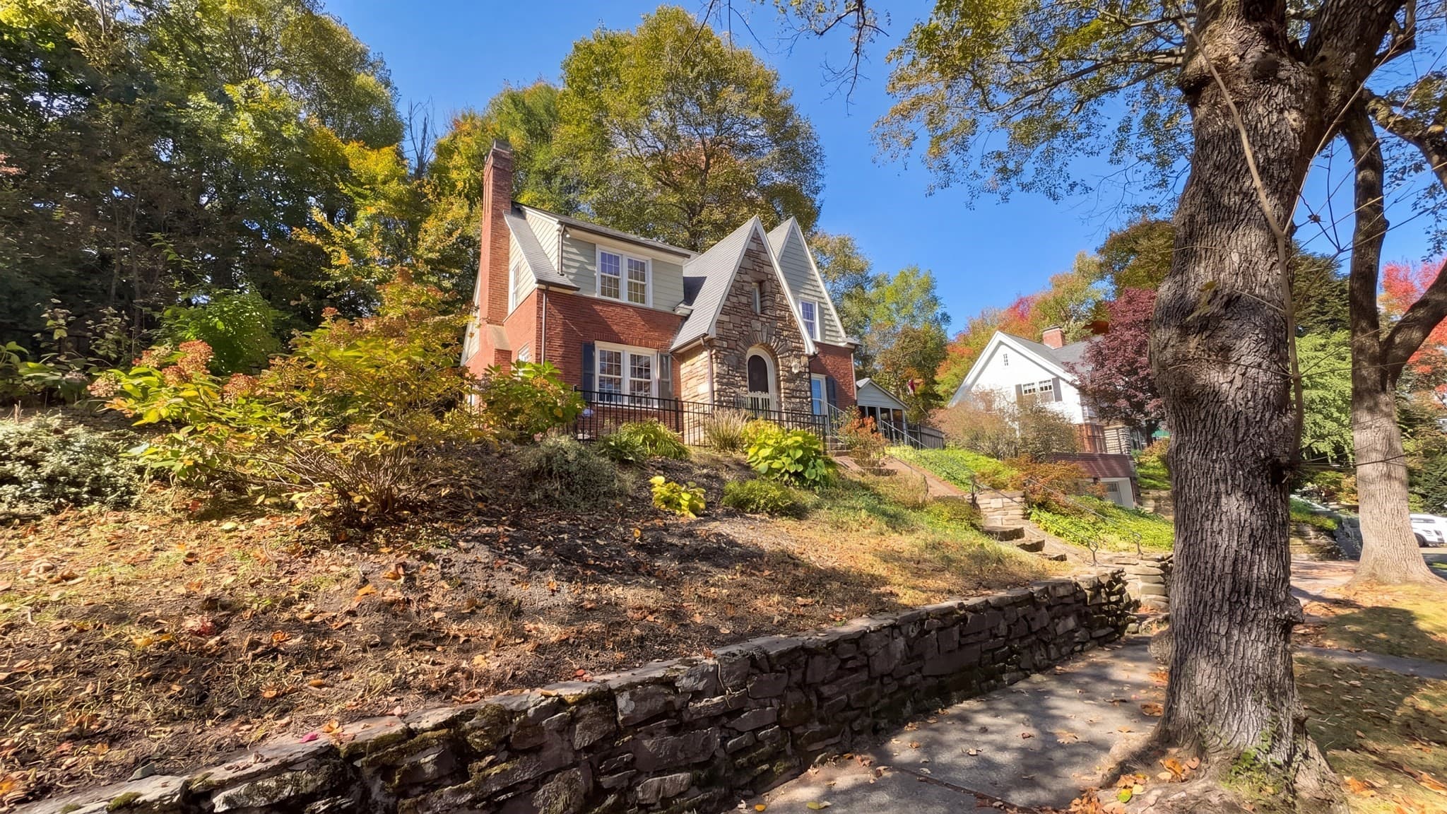 Single Family Residence at 37 Otsego Rd, Worcester MA 01609, photo 36 of 40