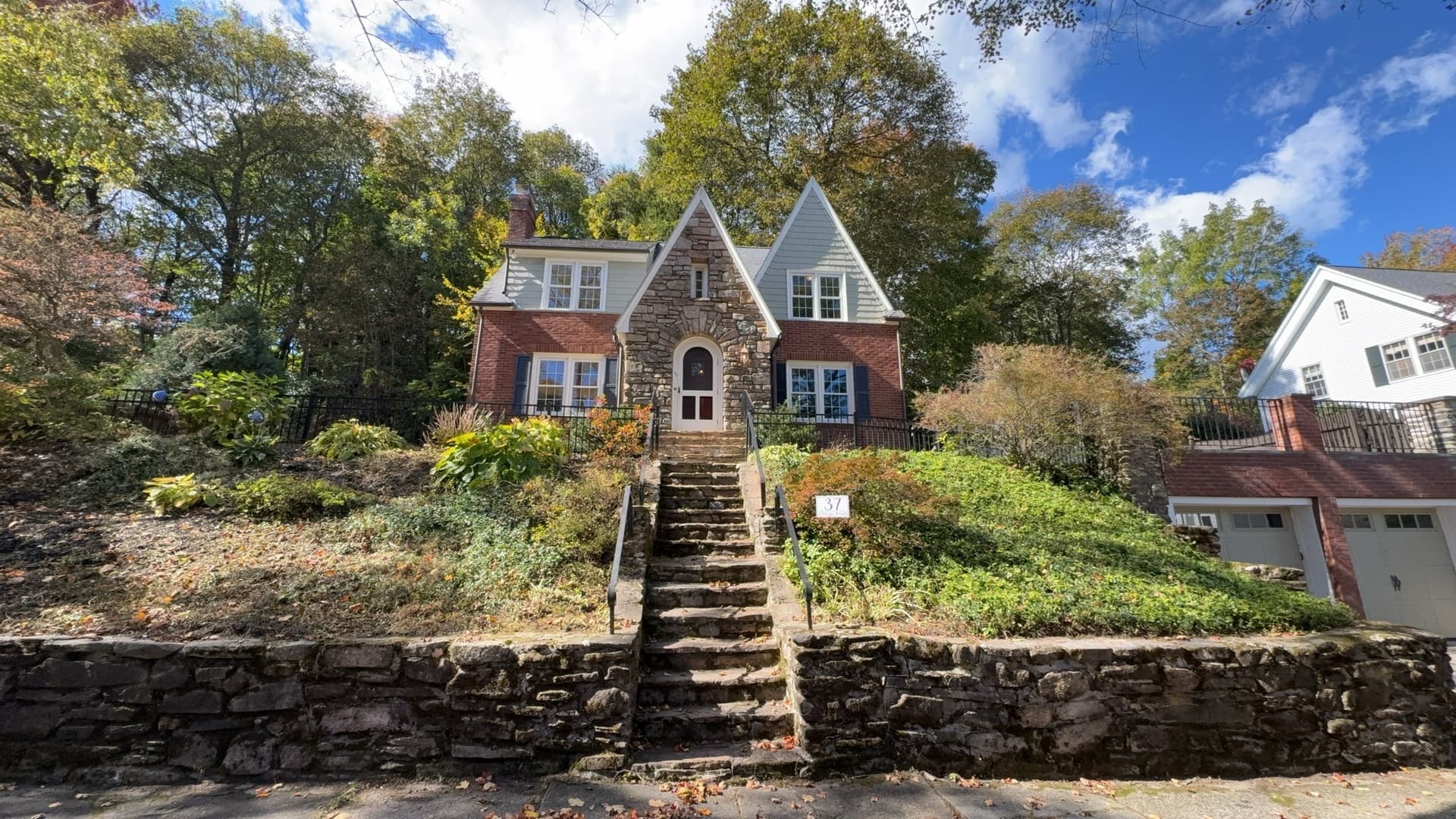 37 Otsego Rd, Worcester MA 01609