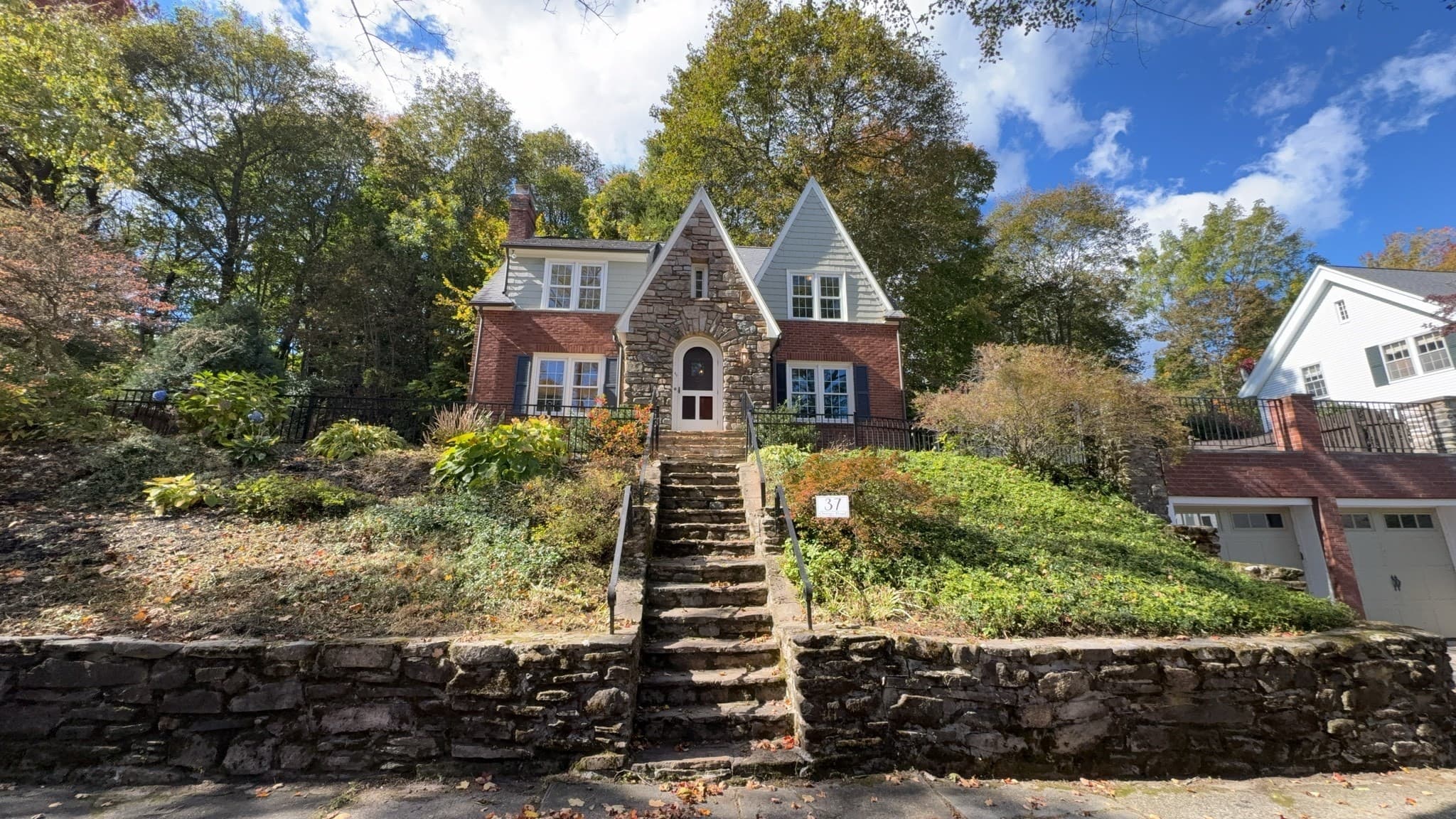 37 Otsego Rd, Worcester MA 01609
