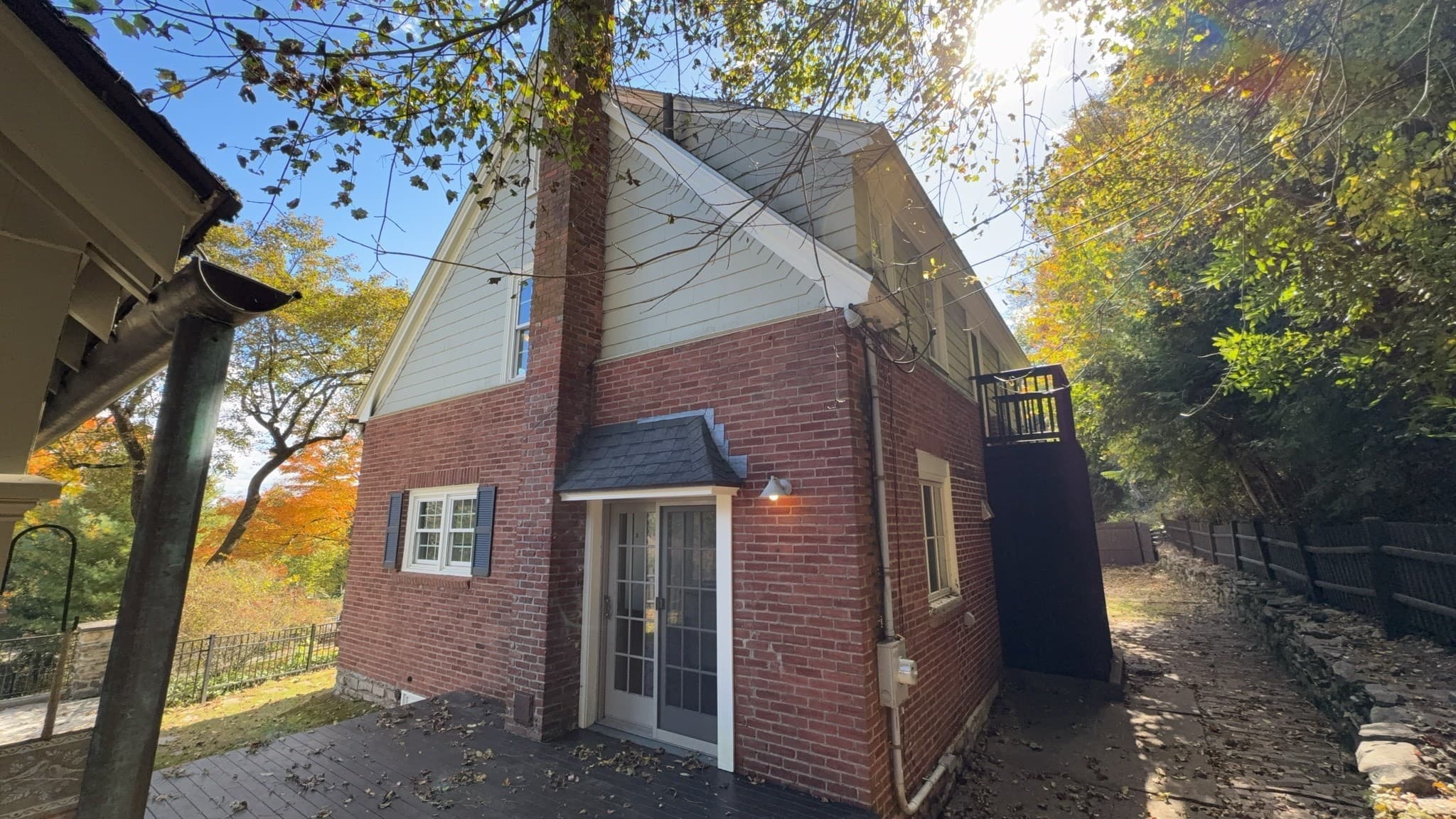 Single Family Residence at 37 Otsego Rd, Worcester MA 01609, photo 5 of 40