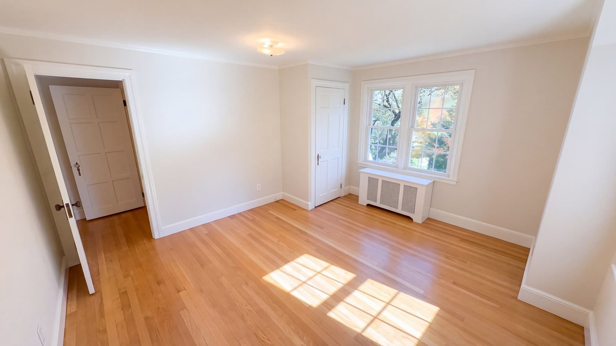 Single Family Residence at 37 Otsego Rd, Worcester MA 01609, photo 4 of 40