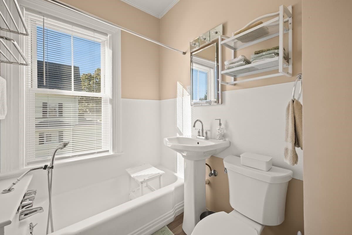 3 Family at 427 Somerset Ave, Taunton MA 02780, photo 27 of 42