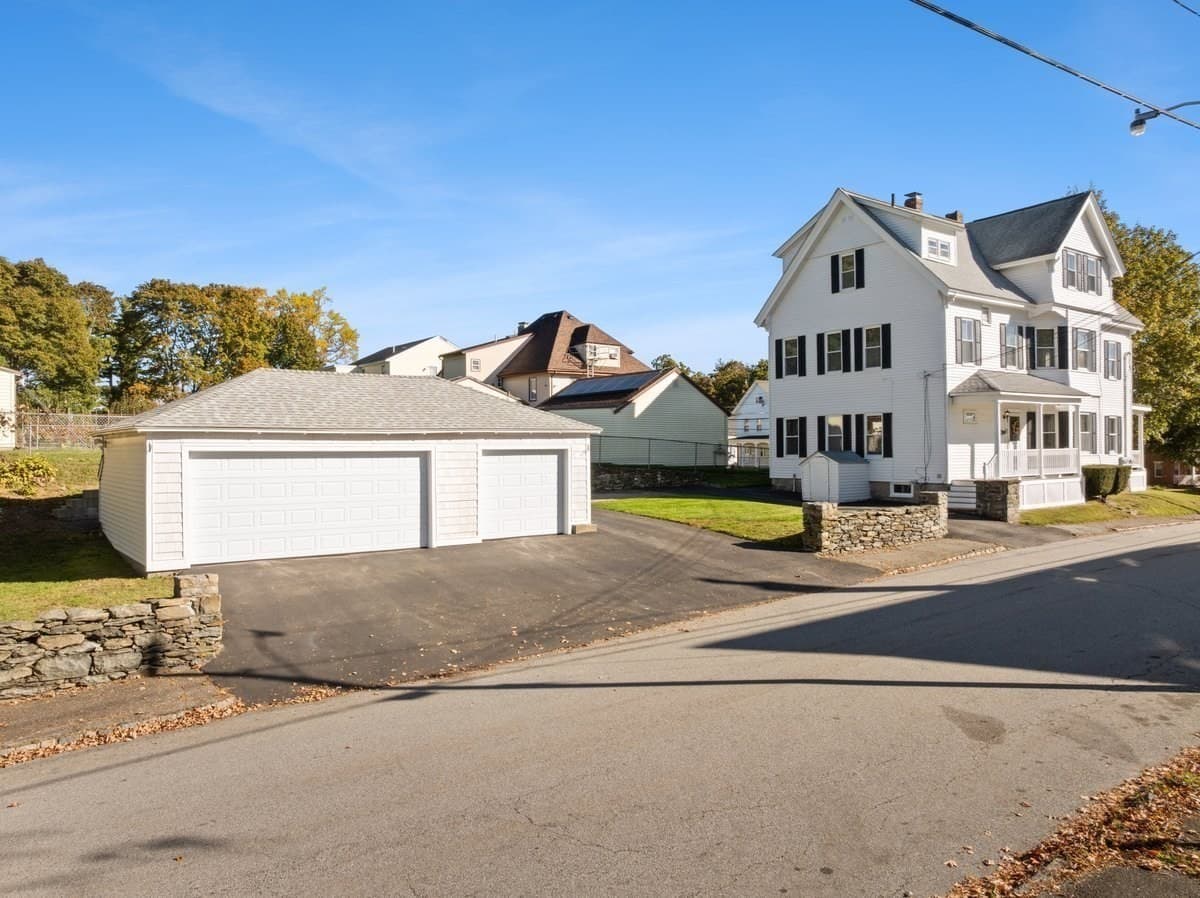 3 Family at 427 Somerset Ave, Taunton MA 02780, photo 7 of 42