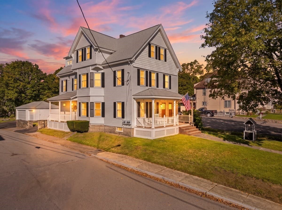 427 Somerset Ave, Taunton MA 02780