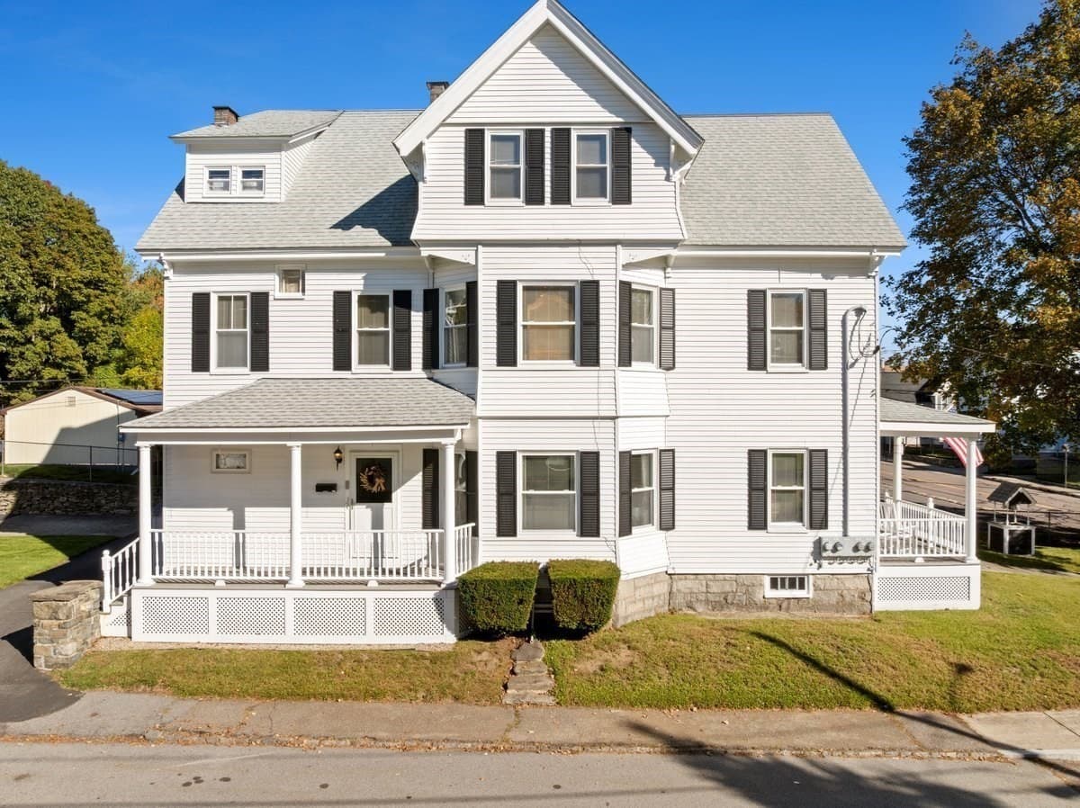 3 Family at 427 Somerset Ave, Taunton MA 02780, photo 5 of 42