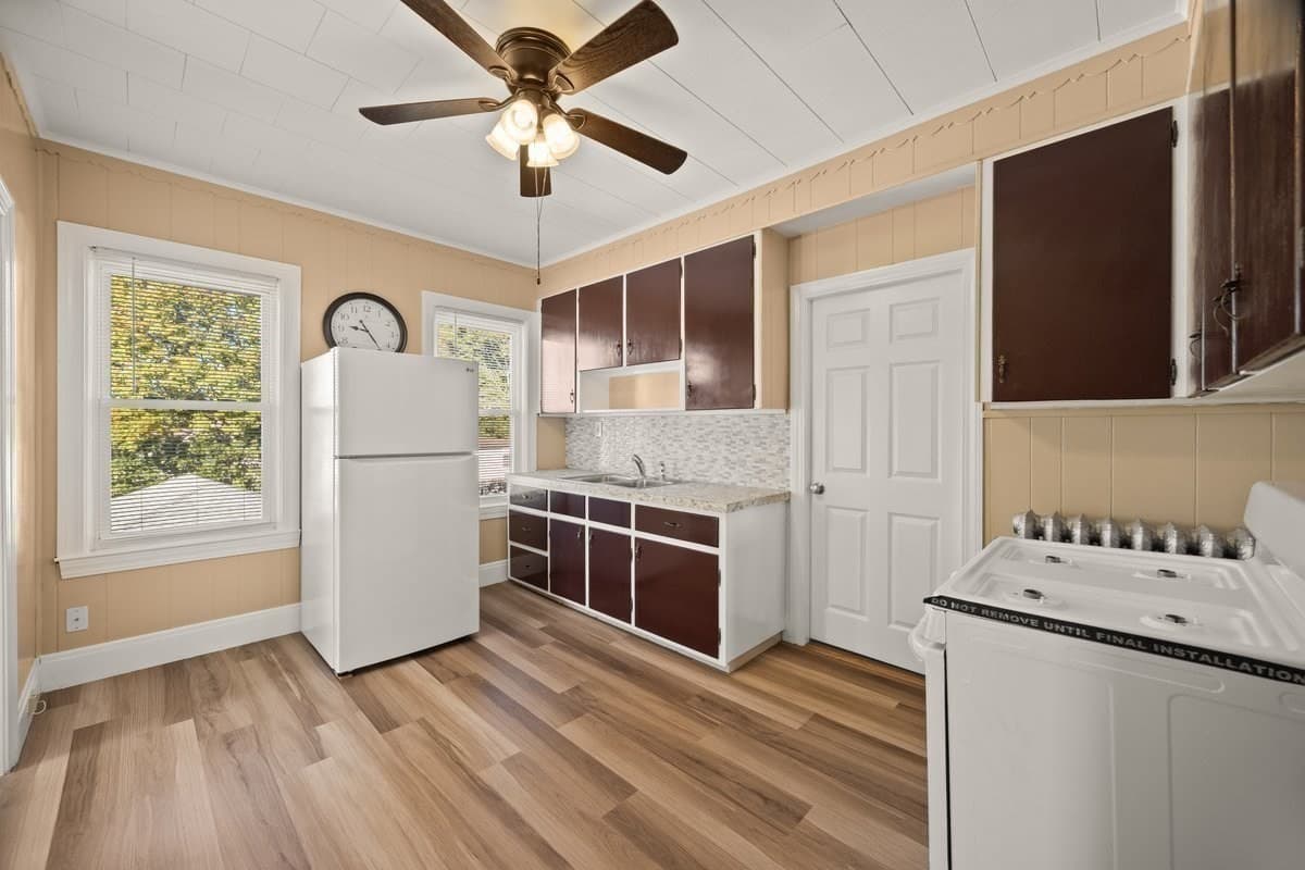 3 Family at 427 Somerset Ave, Taunton MA 02780, photo 25 of 42