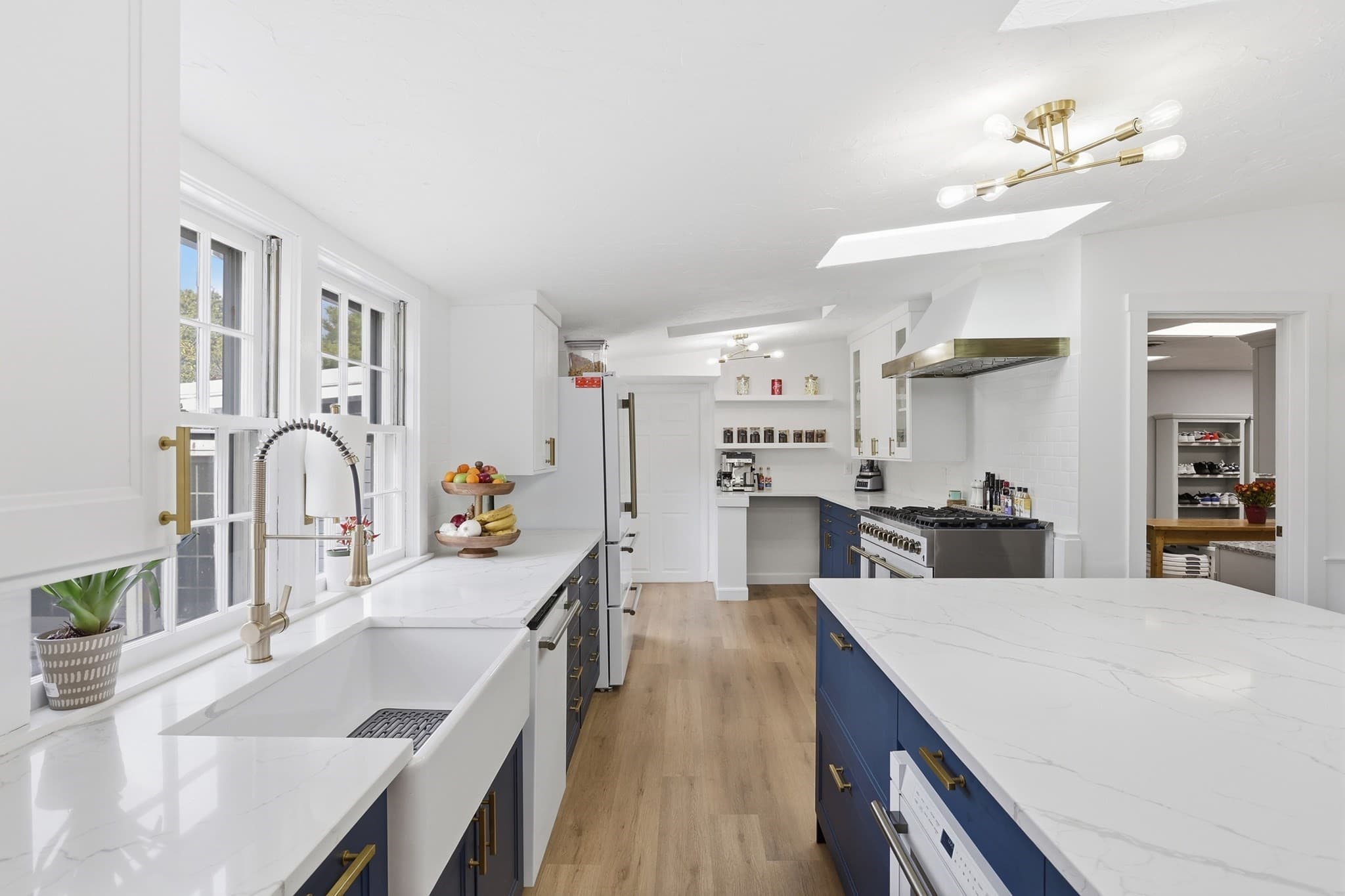 Single Family Residence at 75 Concord Road, Chelmsford MA 01824, photo 12 of 42