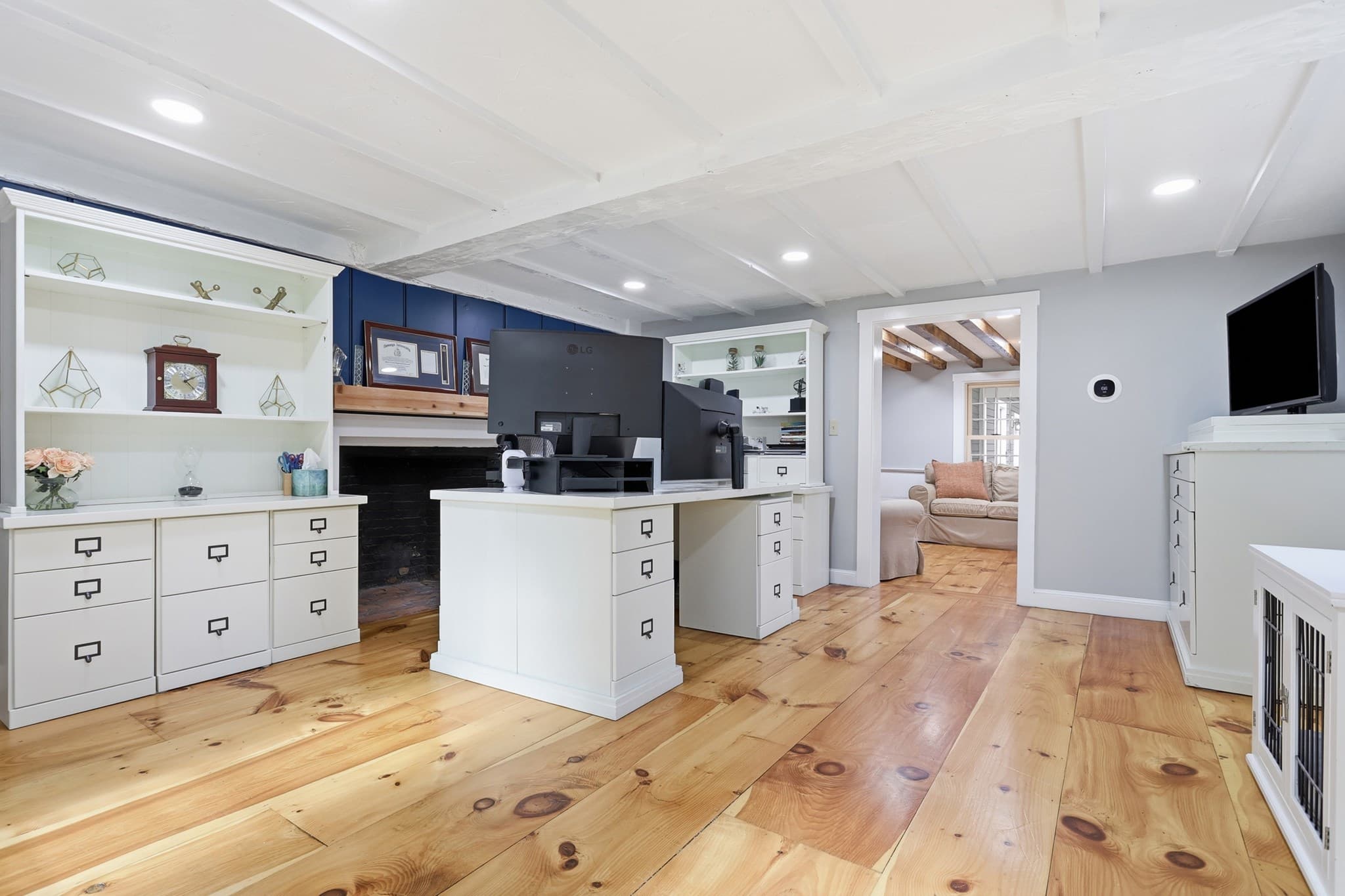 Single Family Residence at 75 Concord Road, Chelmsford MA 01824, photo 4 of 42