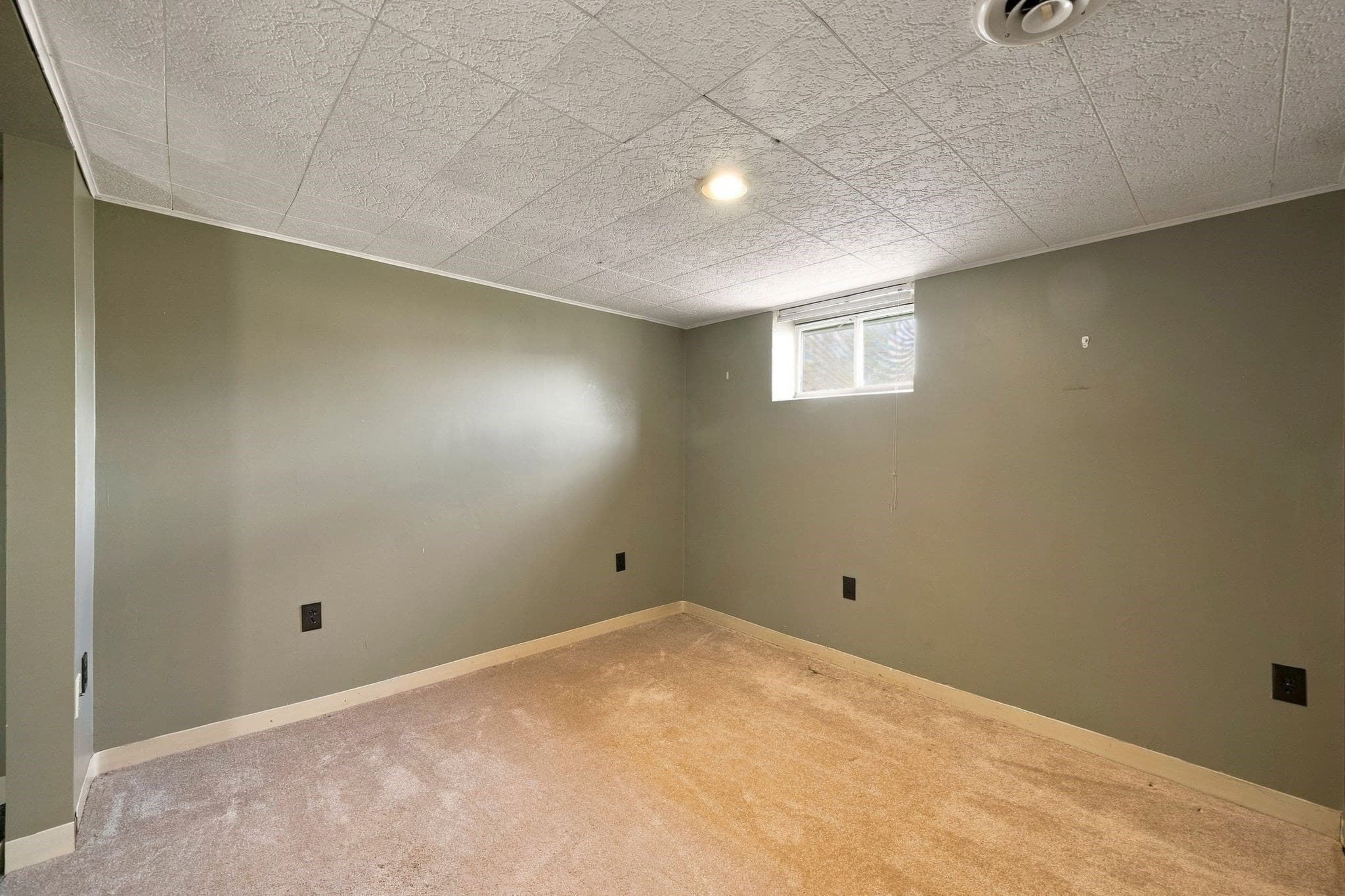 Single Family Residence at 24 Overlook Ave, Beverly MA 01915, photo 21 of 31