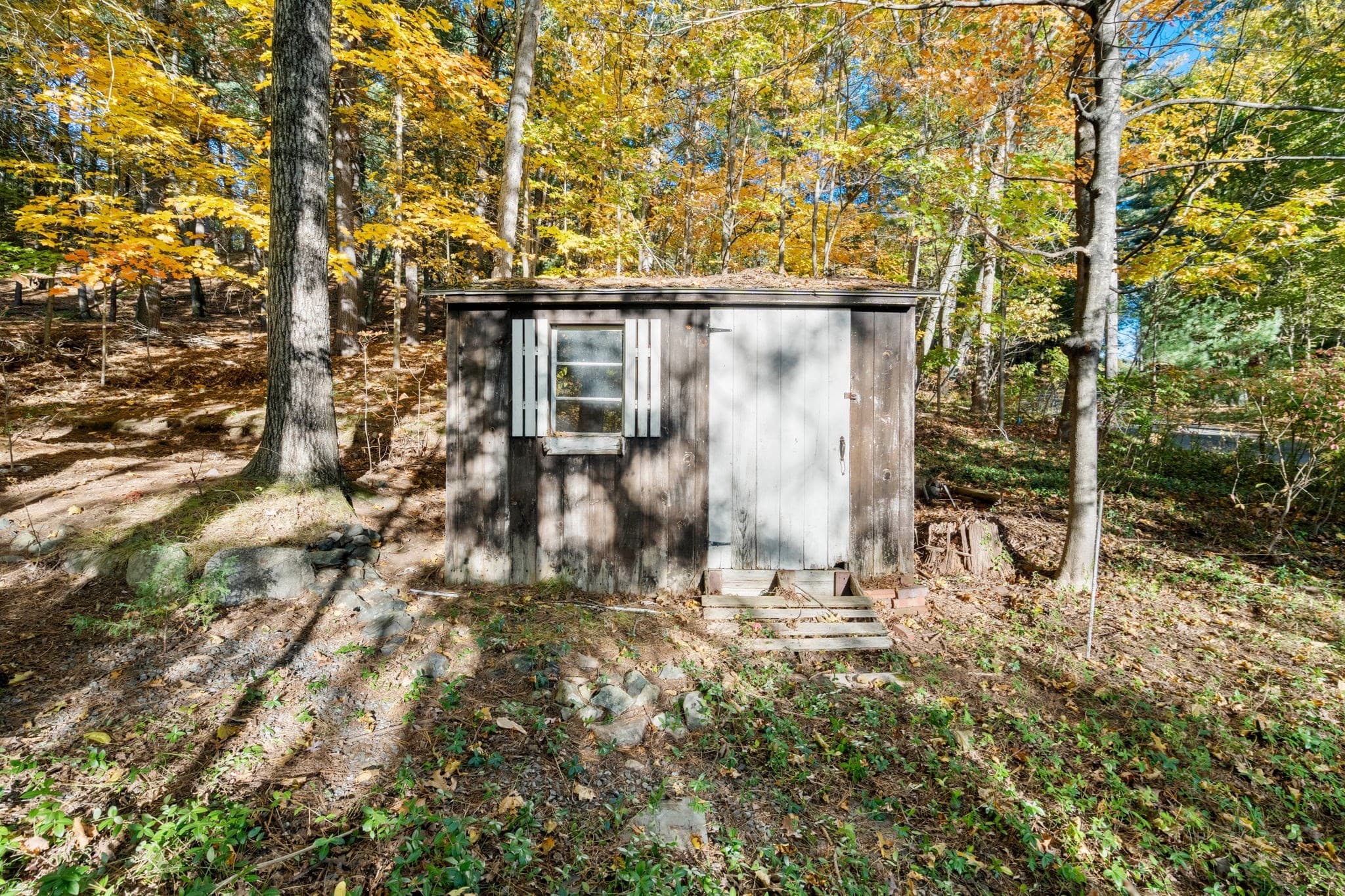 Single Family Residence at 6 Overlook Dr, Weston MA 02493, photo 9 of 13