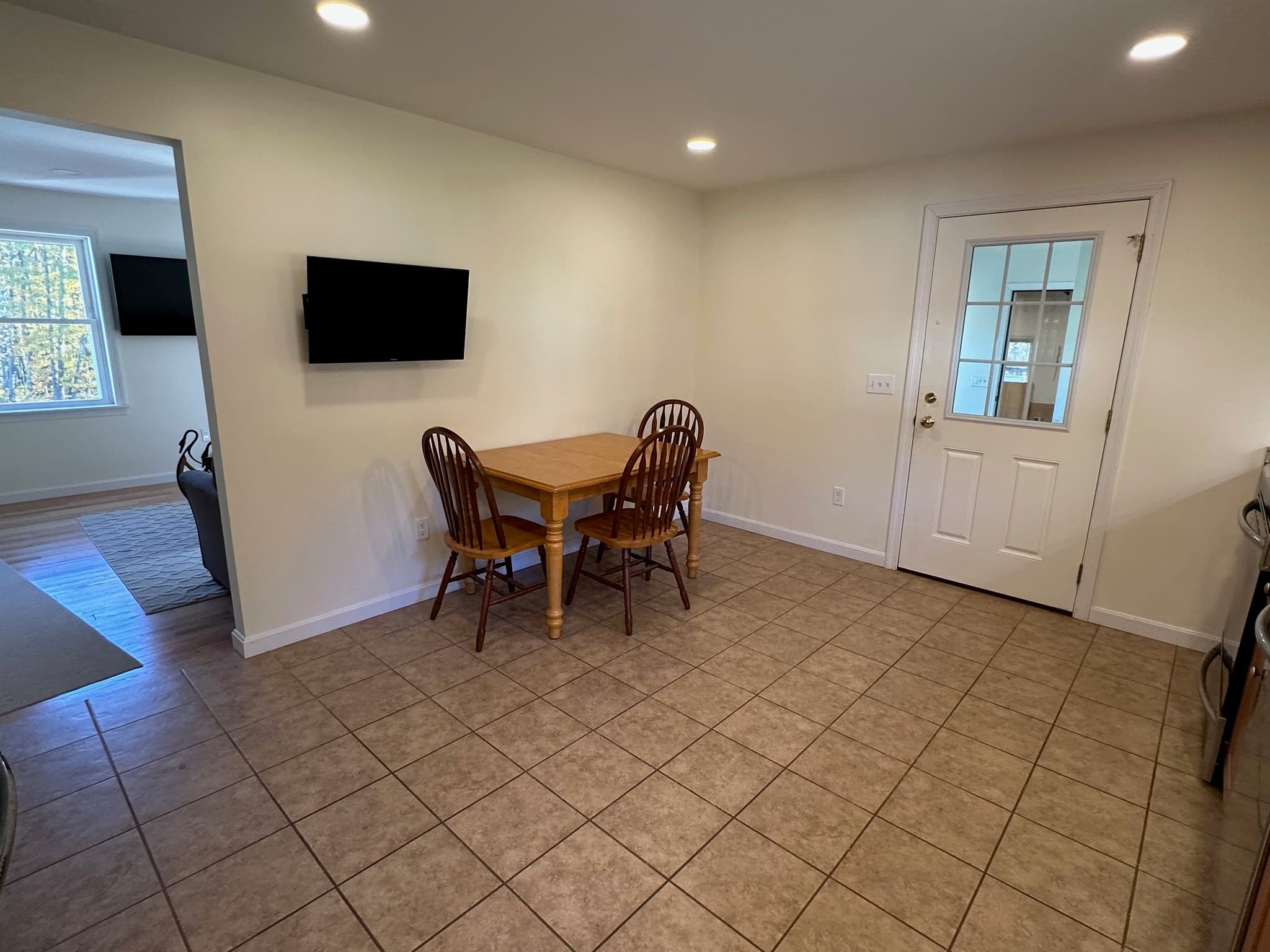 Single Family Residence at 43 Billings Rd, Fitchburg MA 01420, photo 6 of 35