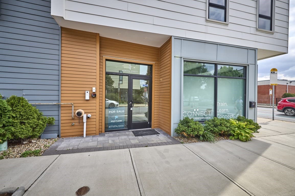 Condominium at 471 Somerville Ave # 4, Somerville MA 02143, photo 2 of 32