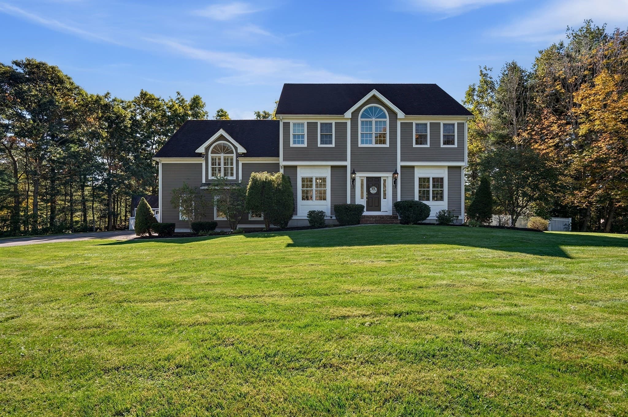 23 Brook St, Raynham MA 02767