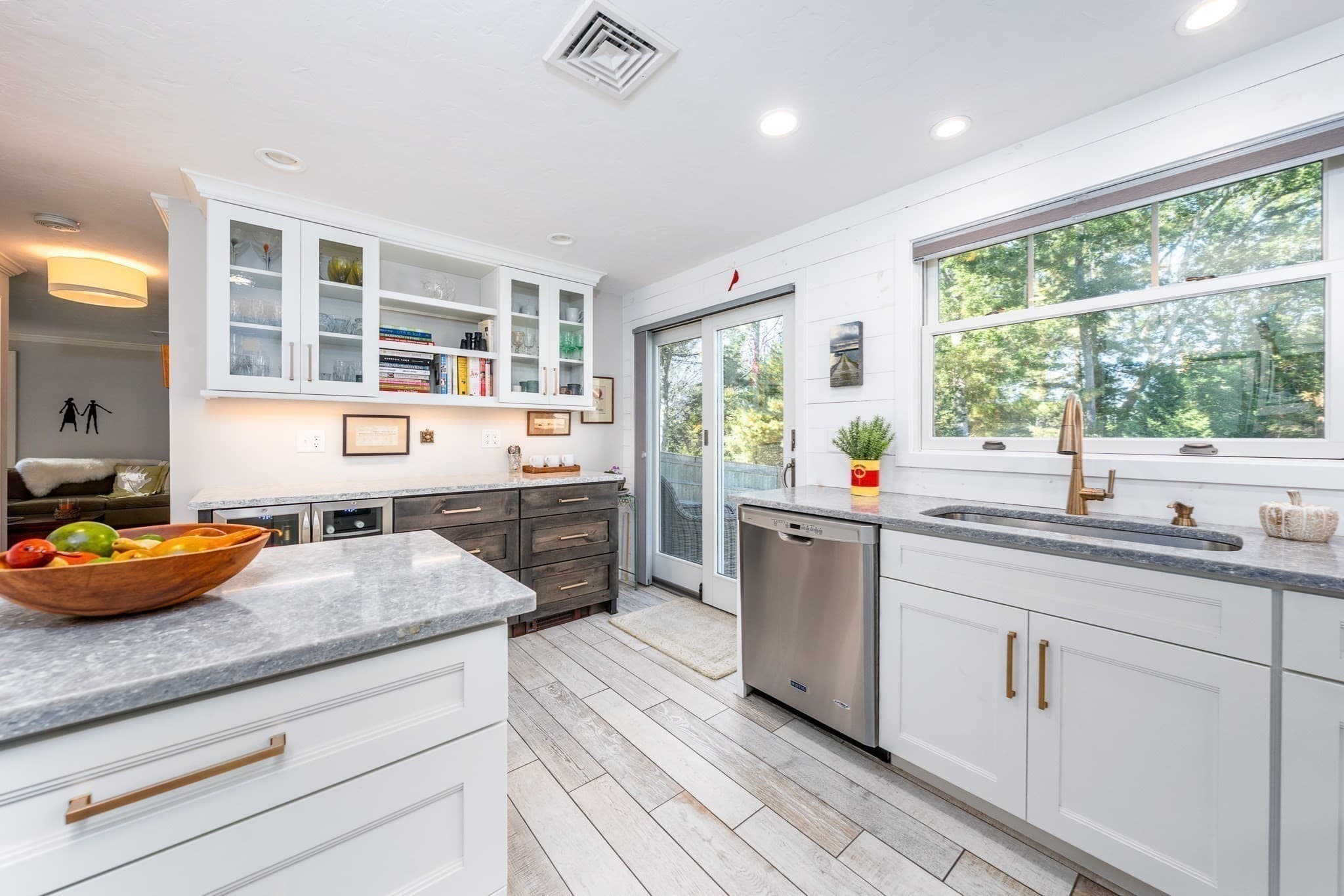 Single Family Residence at 60 Shorewood Dr, Mashpee MA 02649, photo 11 of 39